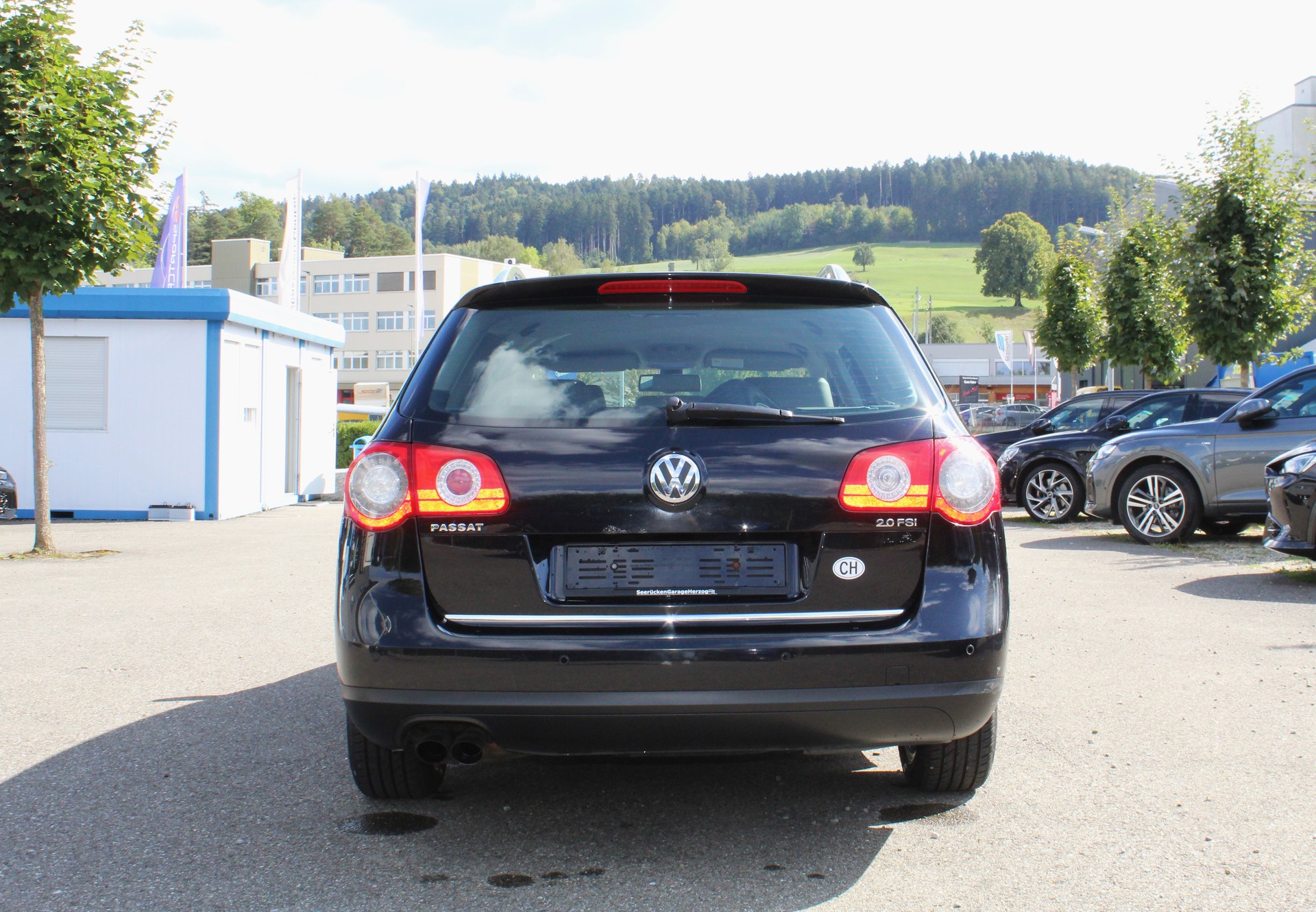 VW Passat Variant 2.0 FSI Highline / CH-Fahrzeug-image-4
