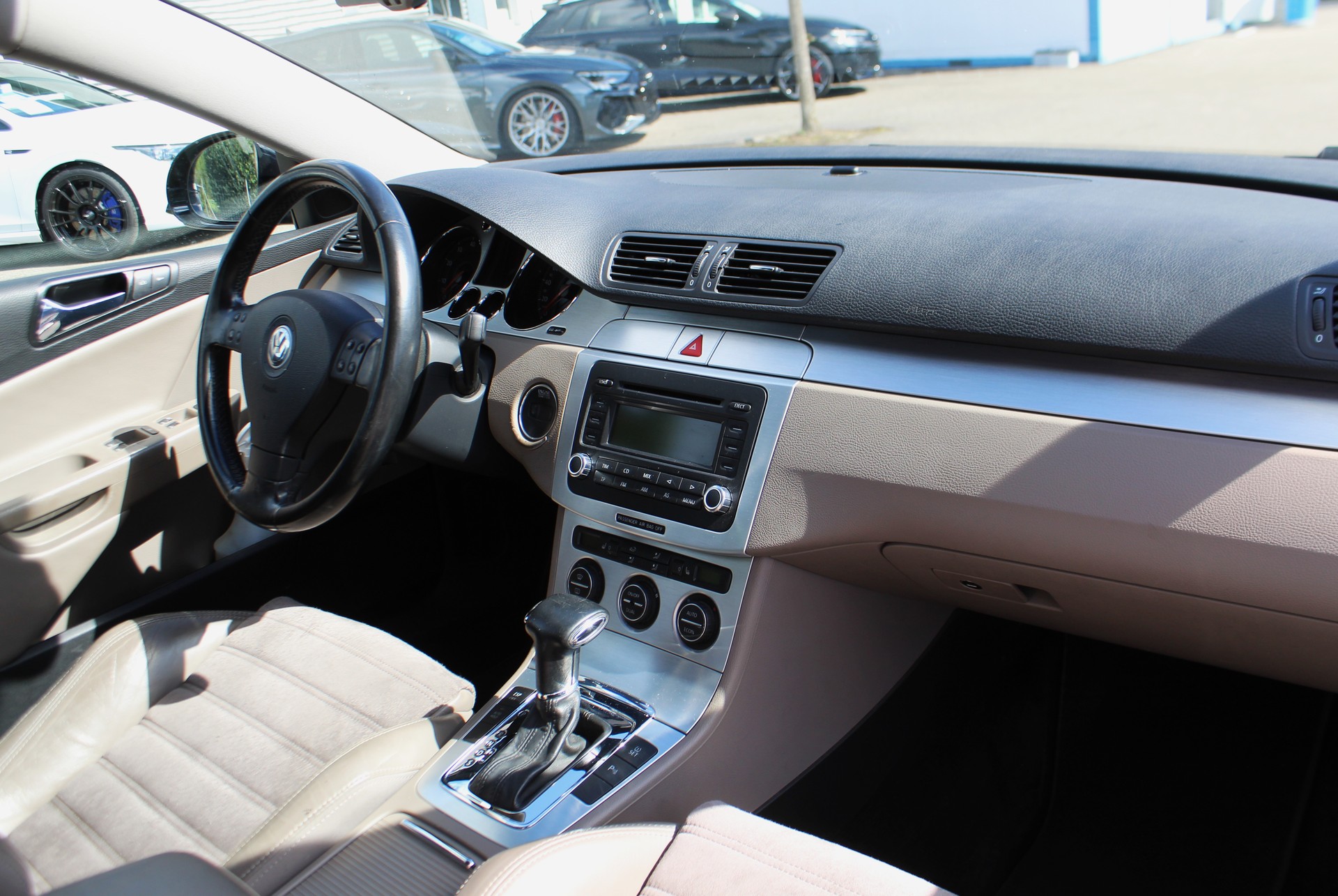 VW Passat Variant 2.0 FSI Highline / CH-Fahrzeug-image-10