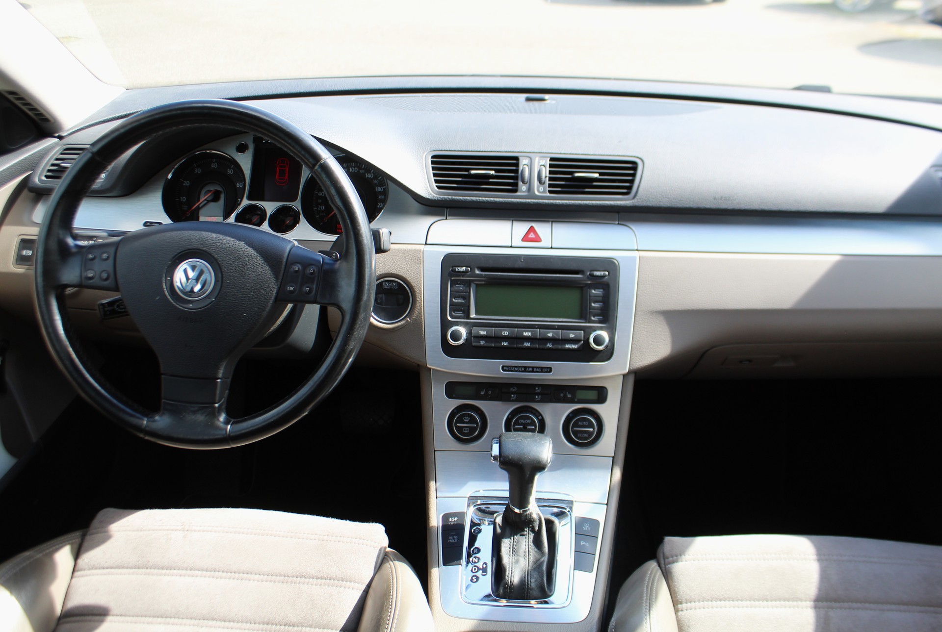 VW Passat Variant 2.0 FSI Highline / CH-Fahrzeug-image-11