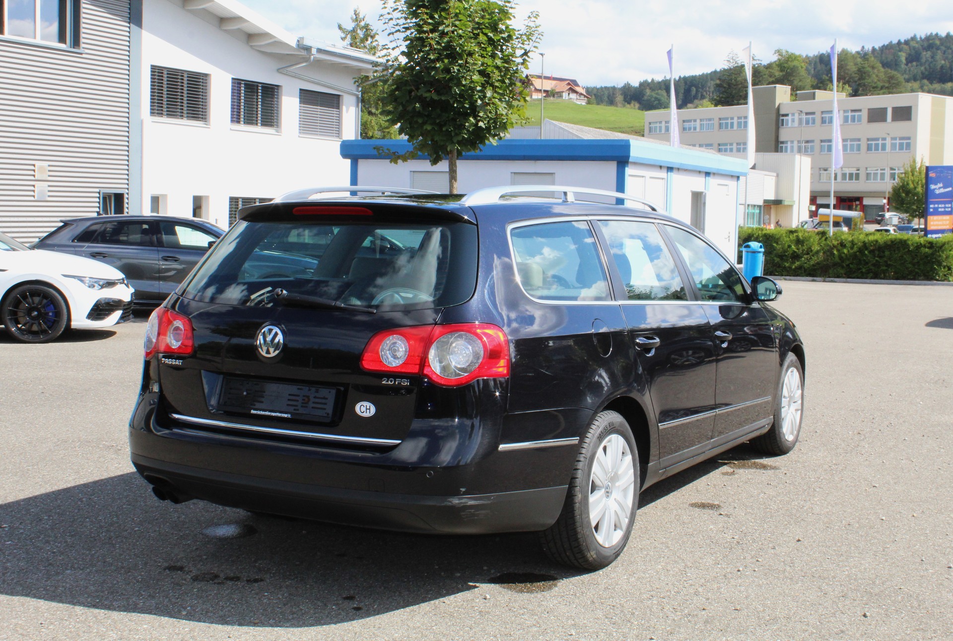 VW Passat Variant 2.0 FSI Highline / CH-Fahrzeug-image-5