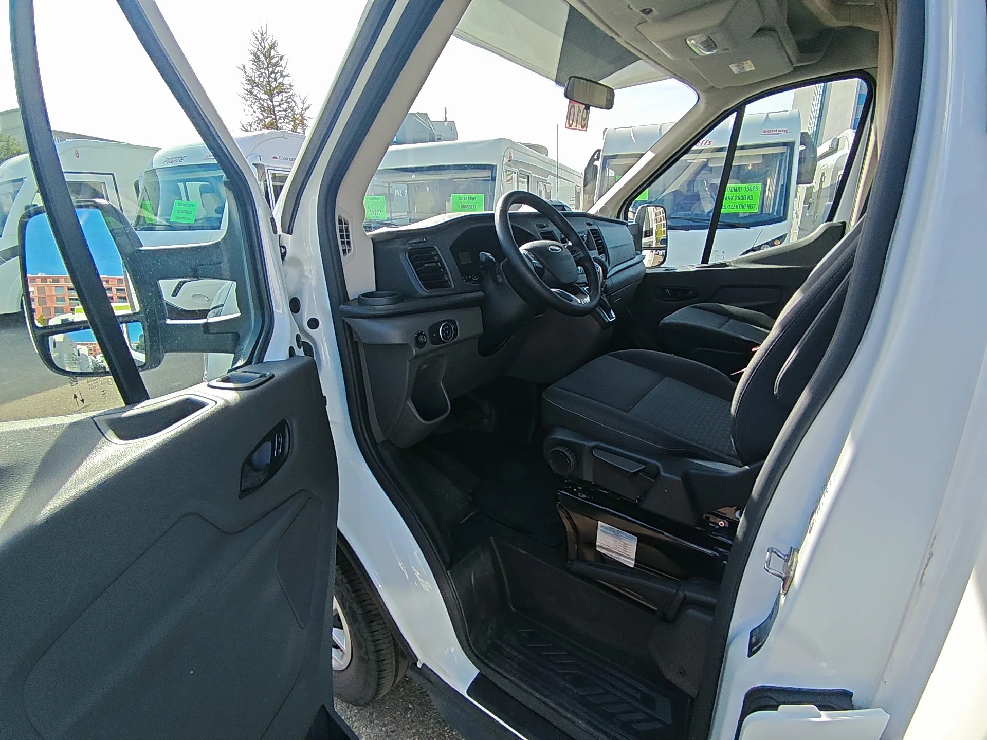 RIMOR Kilig 695 ***vollen Komfort für spontane Reisen – einfach einsteigen und losfahren ***-image-9