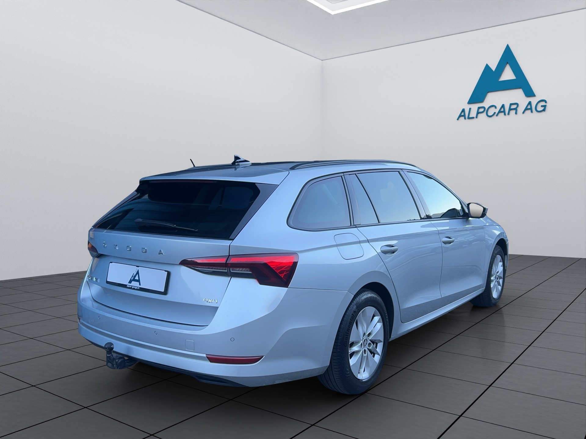 SKODA Octavia Combi 2.0 TDI DSG Ambition 4x4-image-6