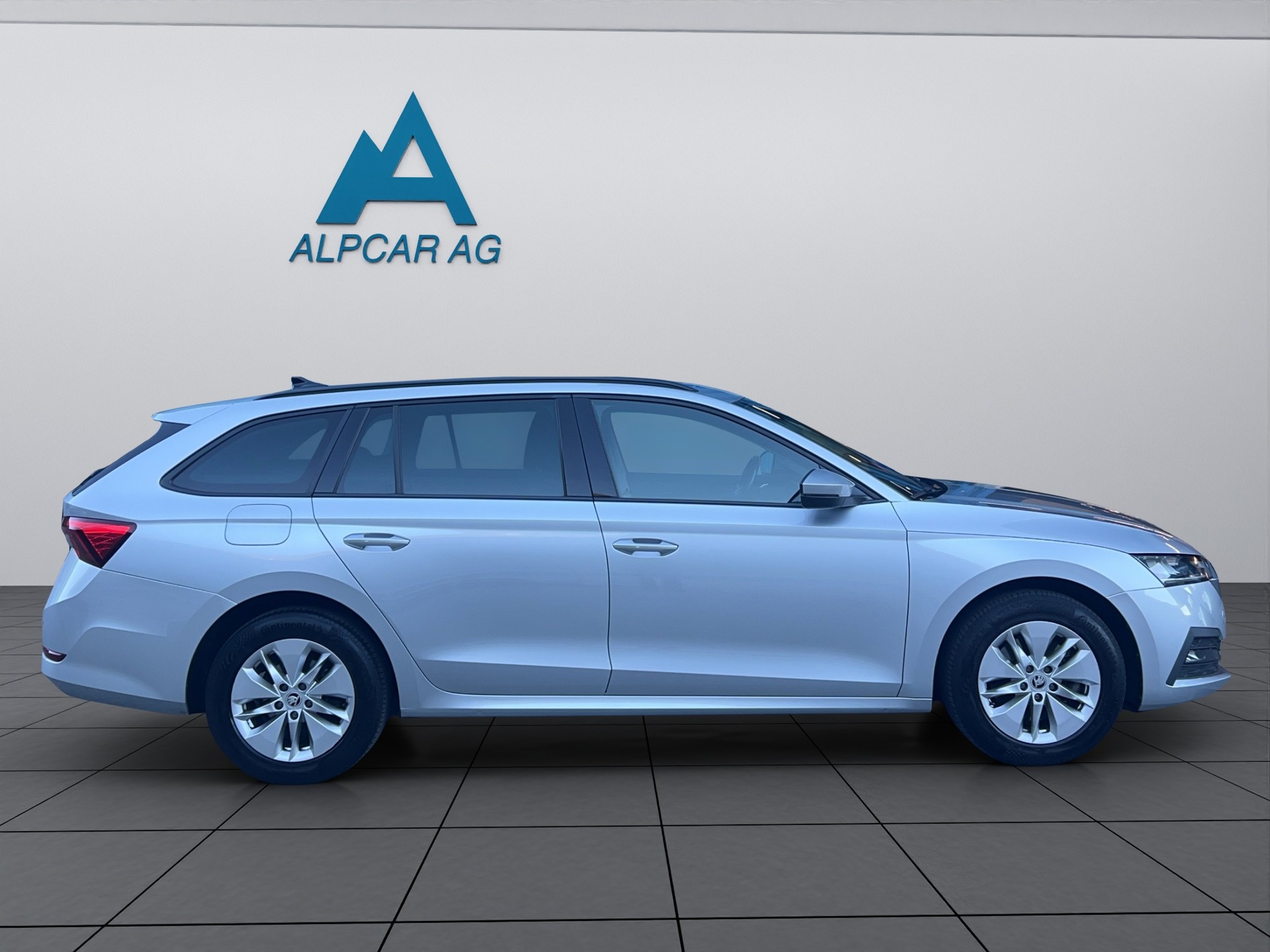 SKODA Octavia Combi 2.0 TDI DSG Ambition 4x4-image-7