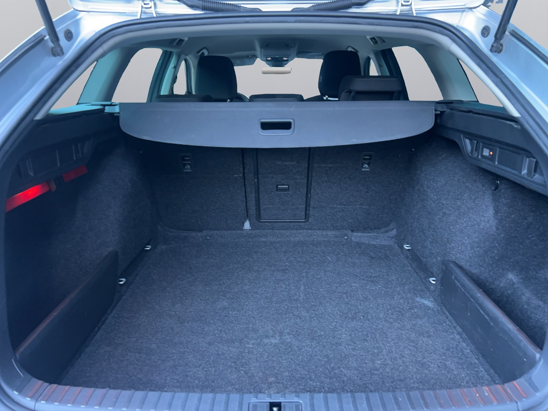 SKODA Octavia Combi 2.0 TDI DSG Ambition 4x4-image-15