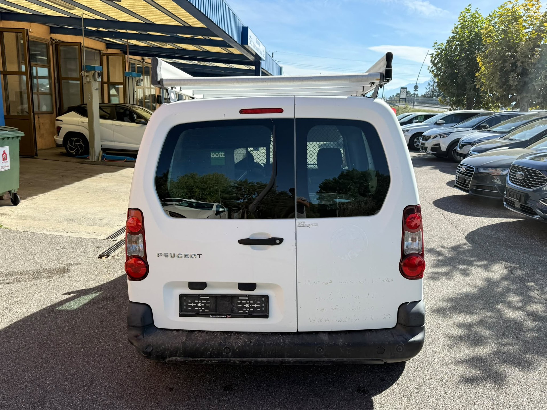 PEUGEOT Partner 1.6BlueHDI Allure-image-7