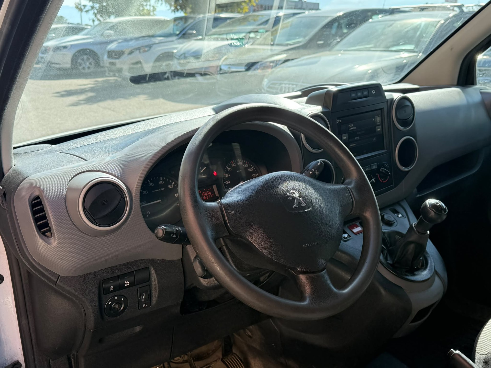 PEUGEOT Partner 1.6BlueHDI Allure-image-10