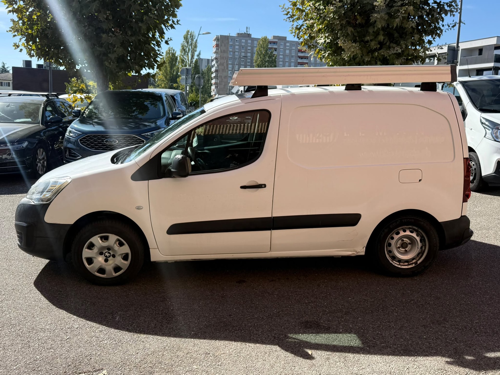 PEUGEOT Partner 1.6BlueHDI Allure-image-2