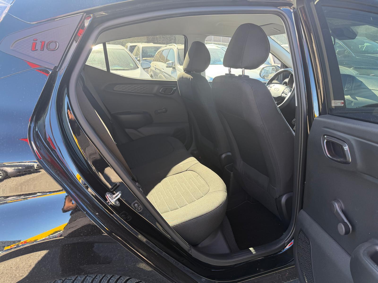 HYUNDAI i10 1.2 Amplia-image-10