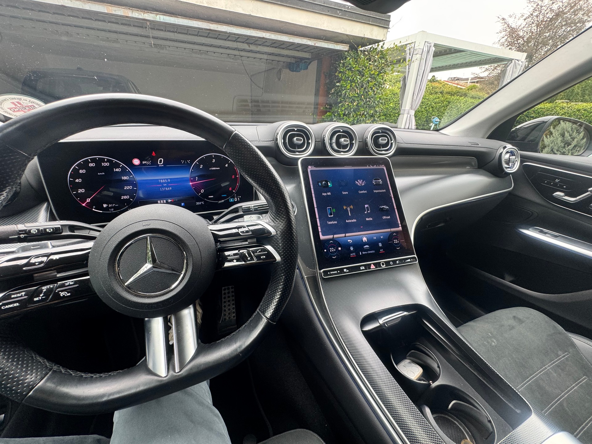 MERCEDES-BENZ GLC 220 d AMG Line 4matic-image-4