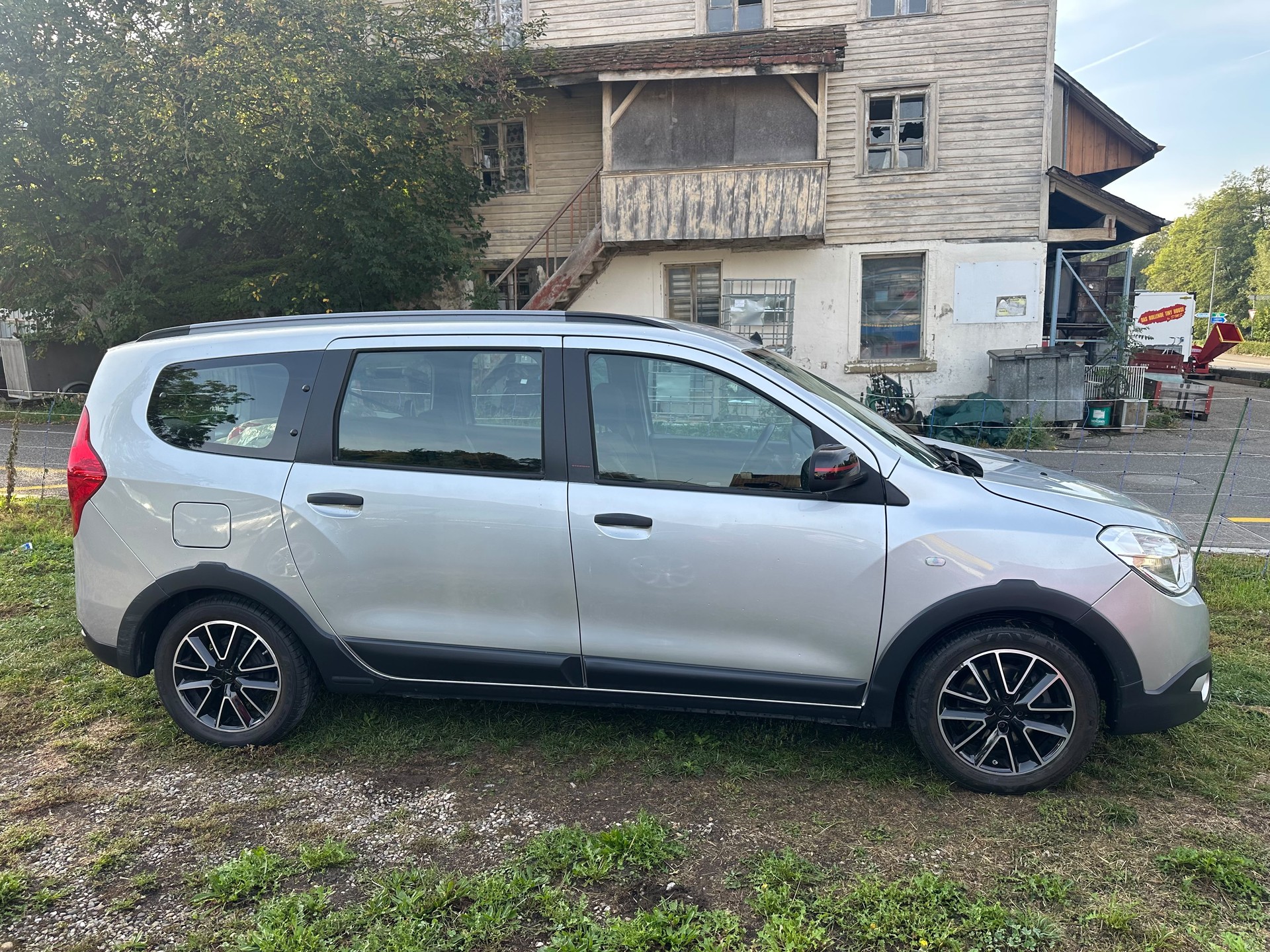 DACIA Lodgy TCE 130 Stepway 7PL-image-5