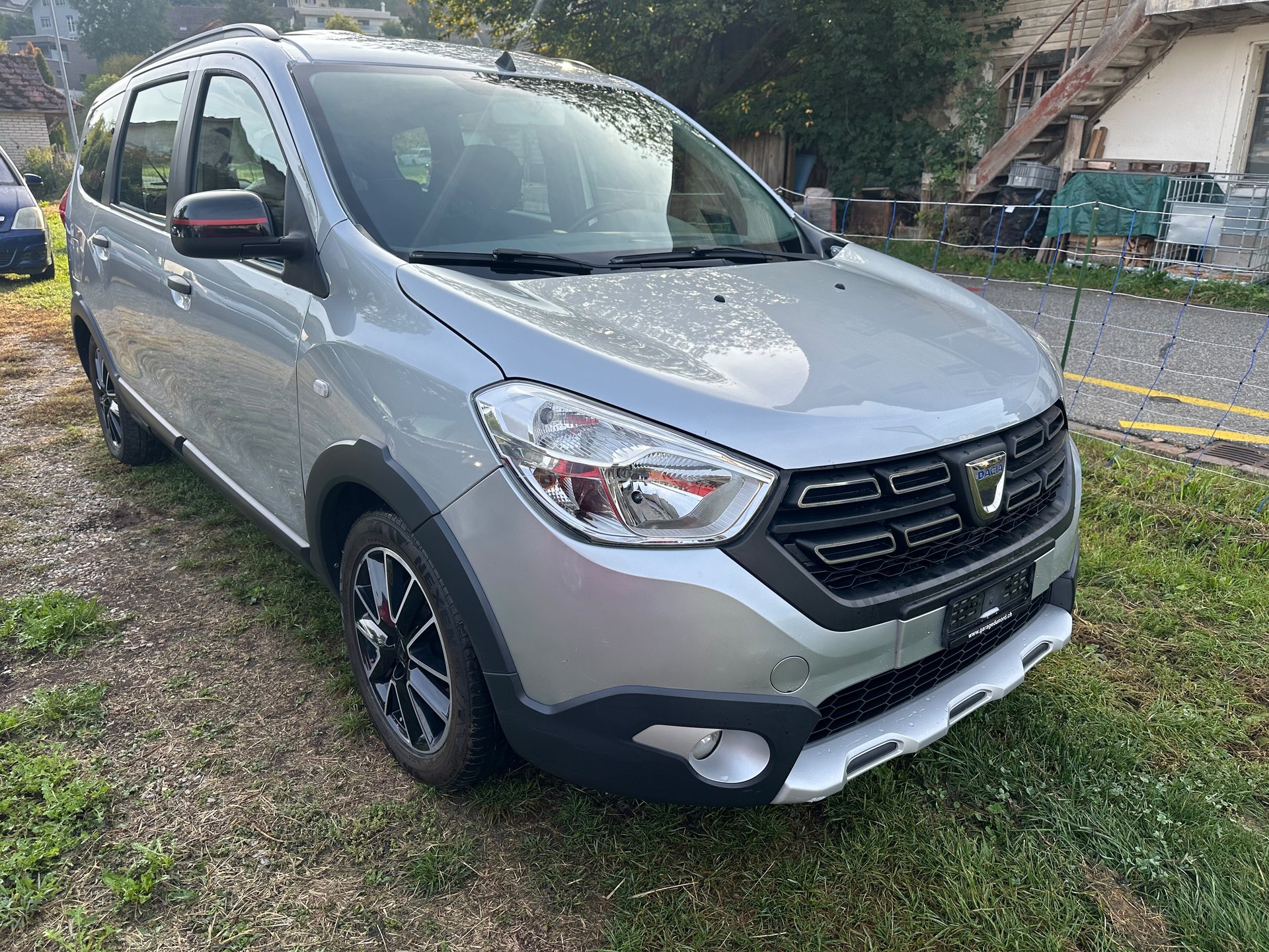 DACIA Lodgy TCE 130 Stepway 7PL-image-2