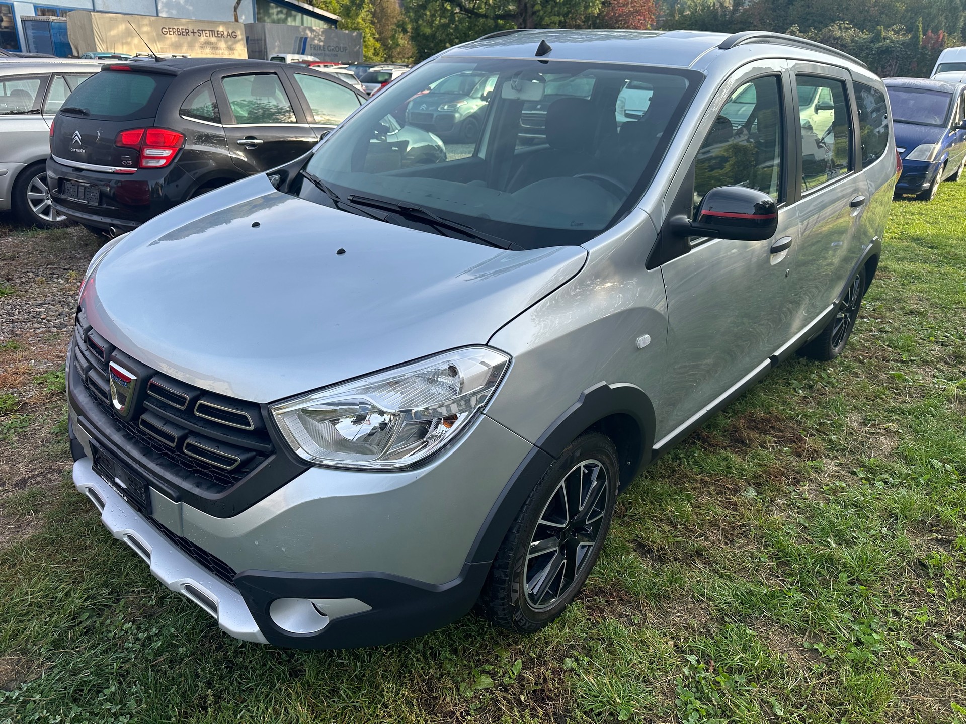 DACIA Lodgy TCE 130 Stepway 7PL-image-1