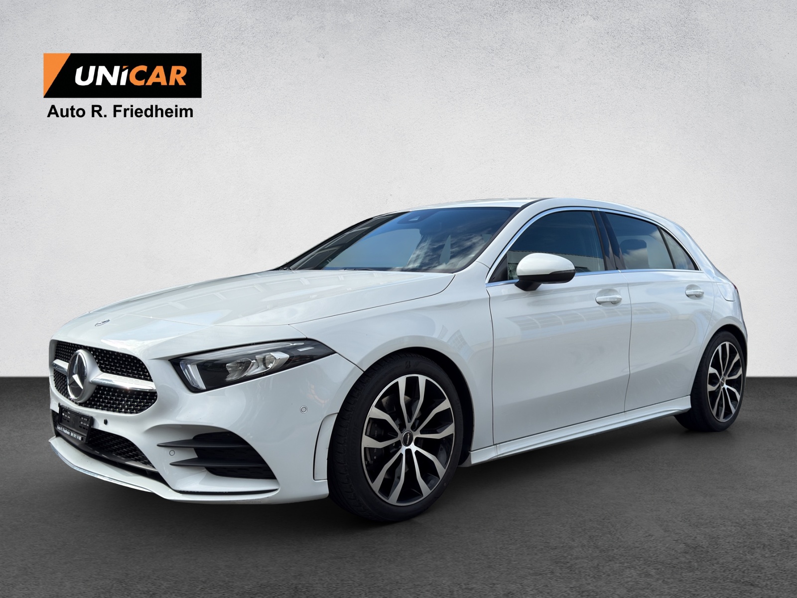 MERCEDES-BENZ A 220 AMG Line 7G-DCT 4Matic-image-2