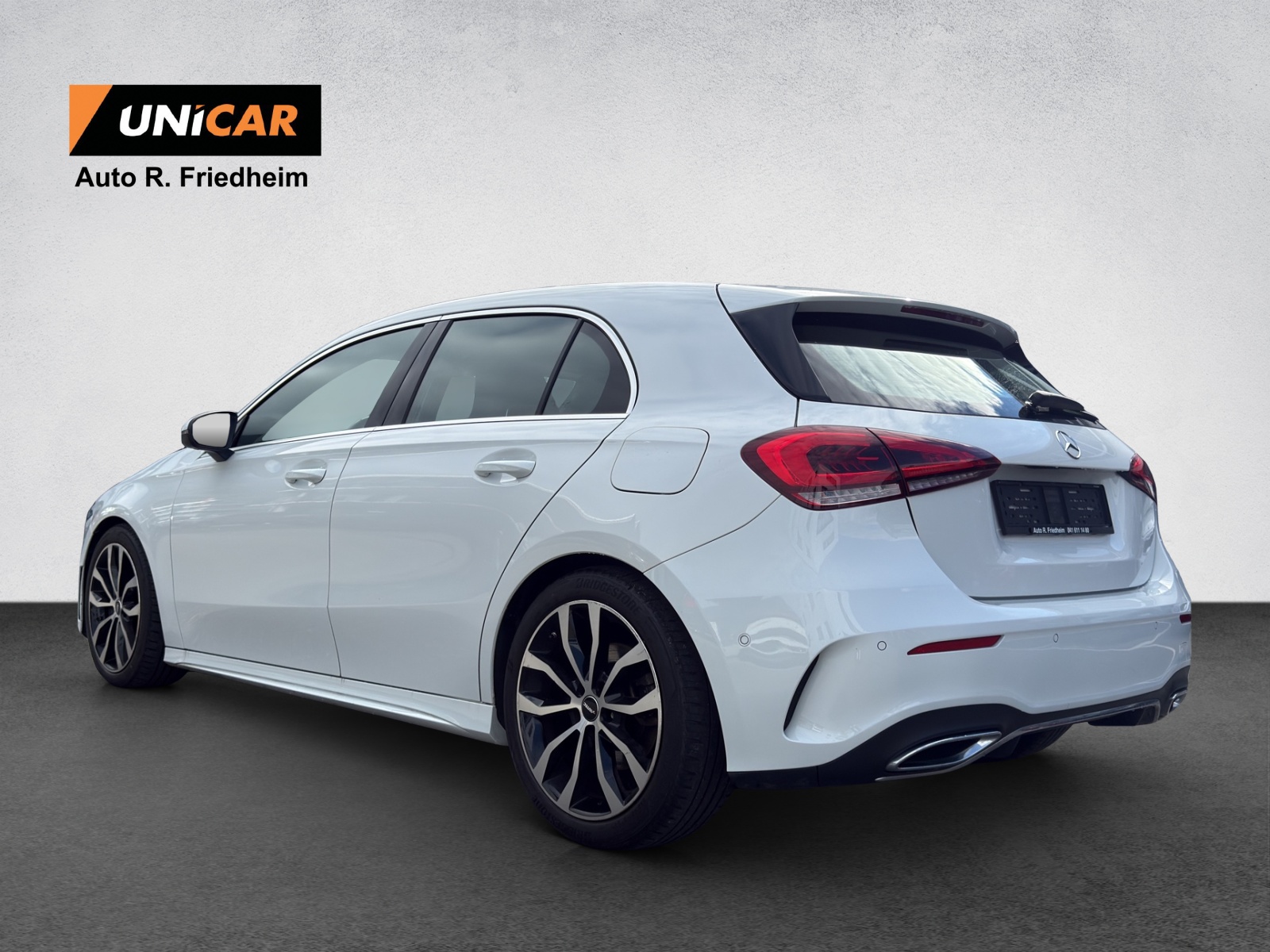 MERCEDES-BENZ A 220 AMG Line 7G-DCT 4Matic-image-4