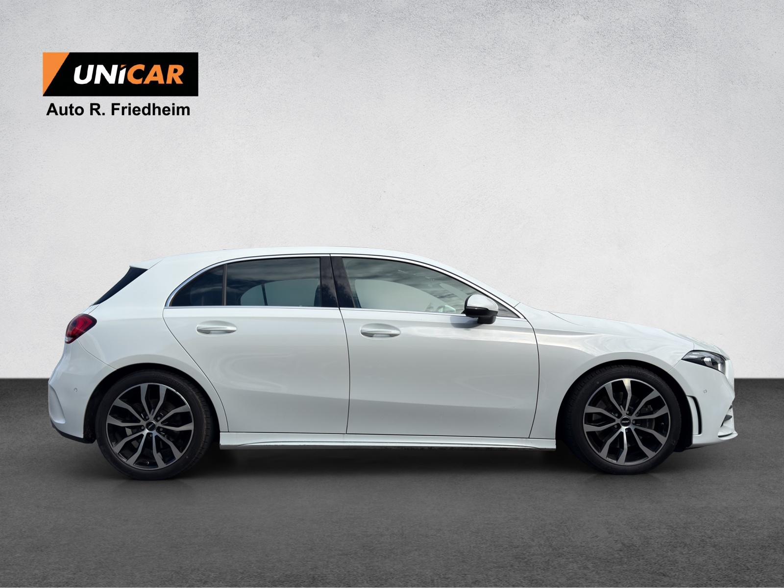 MERCEDES-BENZ A 220 AMG Line 7G-DCT 4Matic-image-7