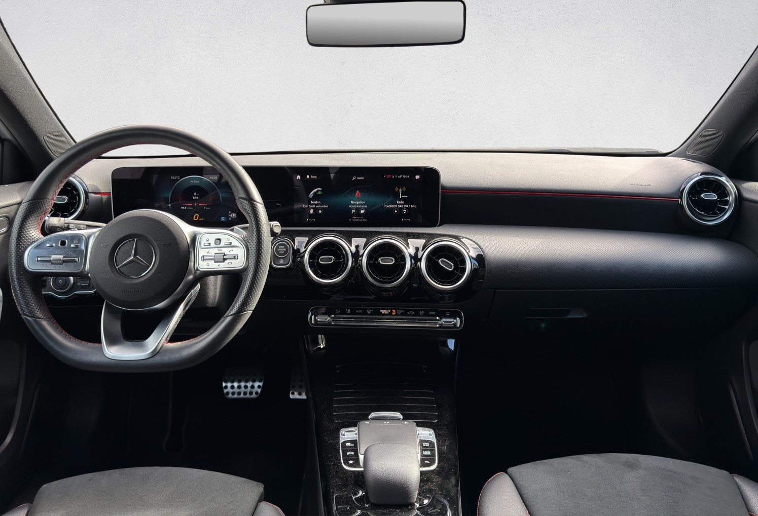 MERCEDES-BENZ A 220 AMG Line 7G-DCT 4Matic-image-12
