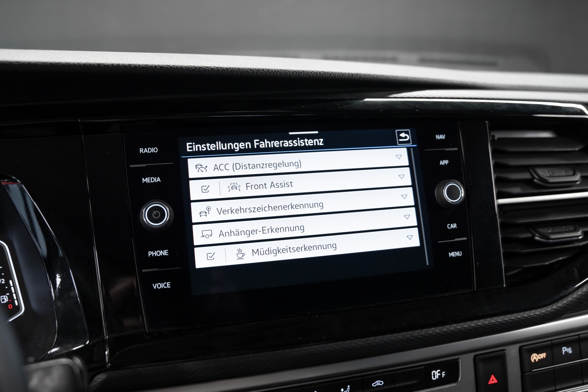 VW T6.1 Multivan 2.0 Bi-TDI Comfortline 4Motion DSG-image-15