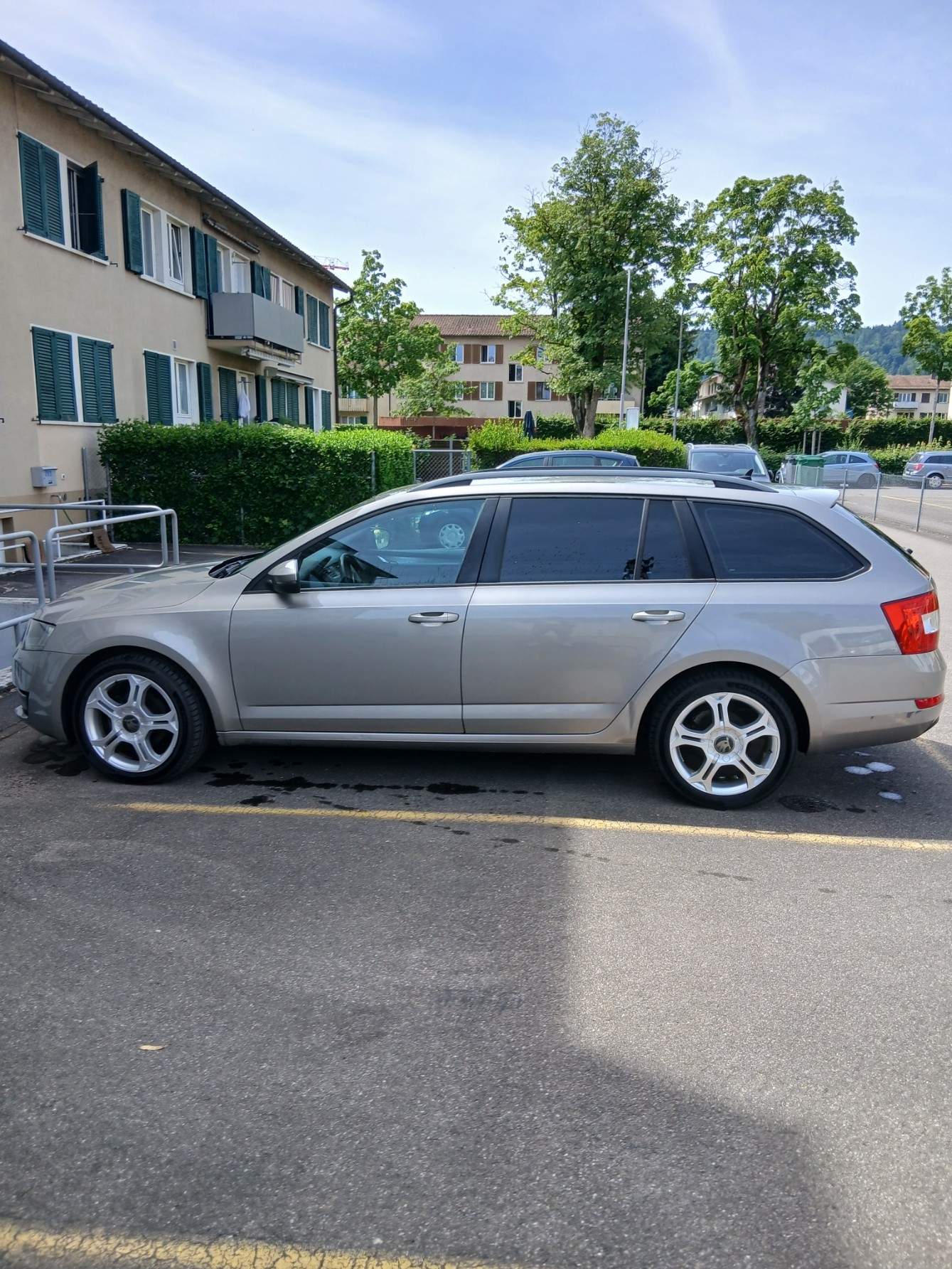 SKODA 2.0 TDI 150 Ambition DSG-image-2