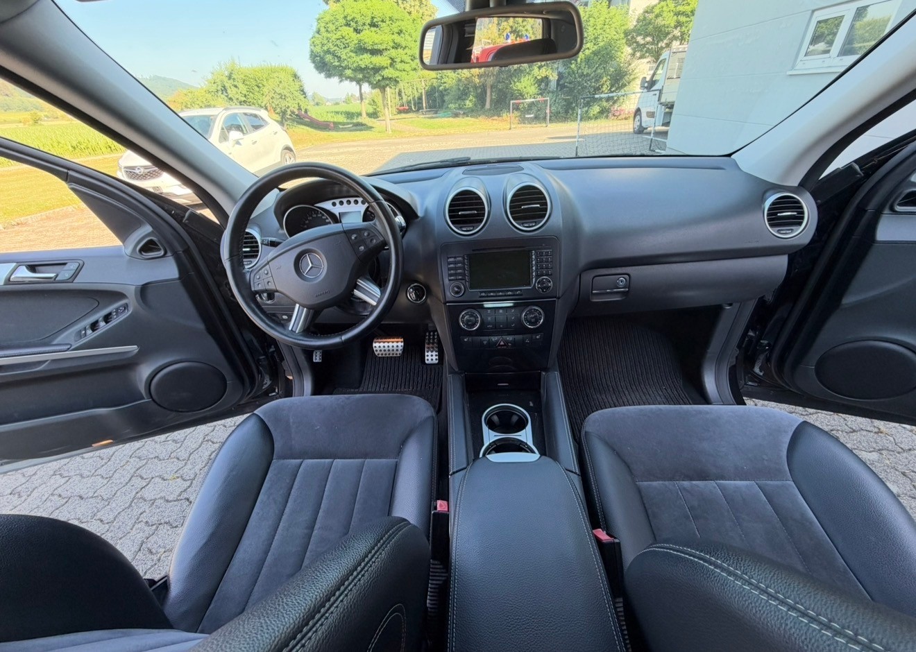 MERCEDES-BENZ ML 350 4Matic Edition 7G-Tronic-image-10