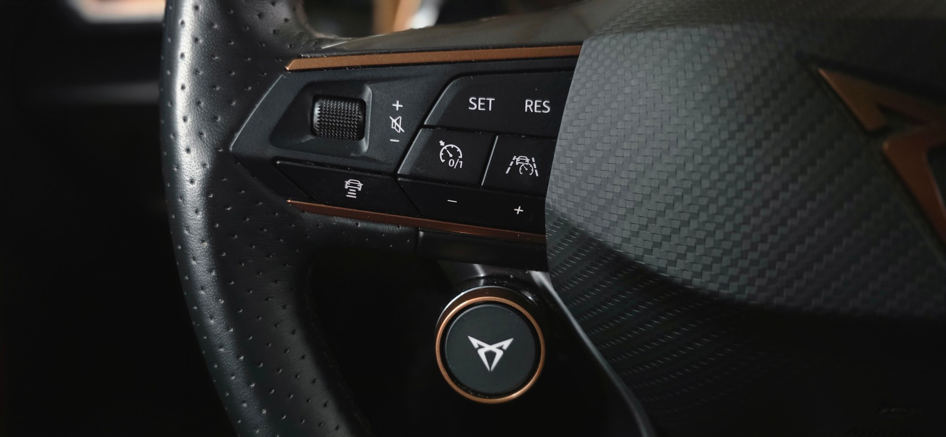 CUPRA Formentor 2.5TSI VZ5 4Drive DSG *ACC&LaneAssist*360°Kamera*Ambientebeleuchtung*AppleCarPlay&AndrioidAuto*-image-14