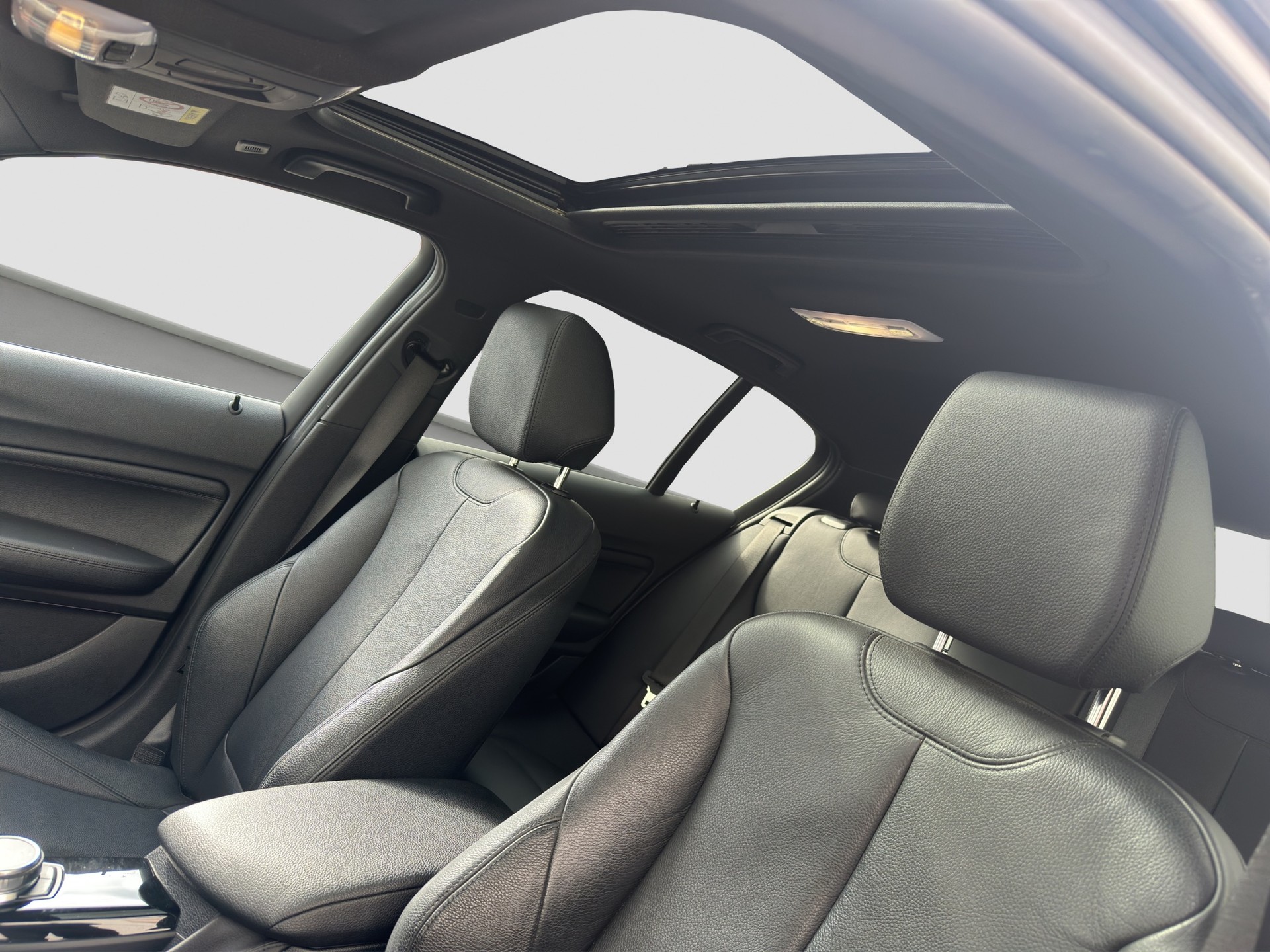 BMW M140i xDrive Steptronic-image-9