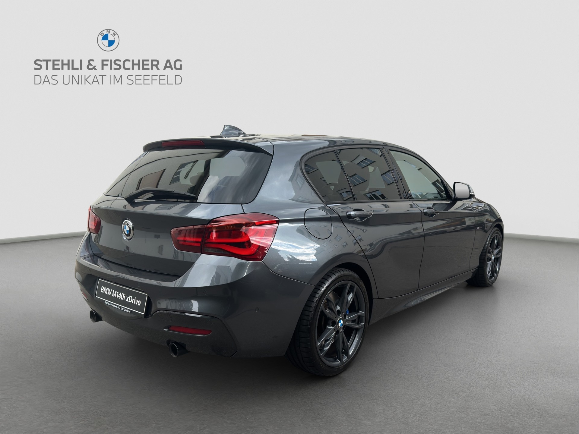 BMW M140i xDrive Steptronic-image-3
