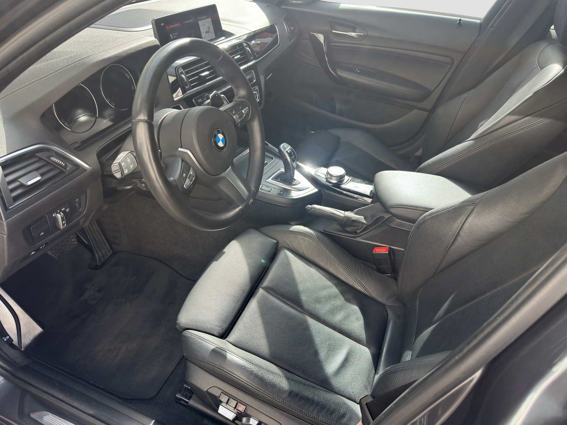 BMW M140i xDrive Steptronic-image-8