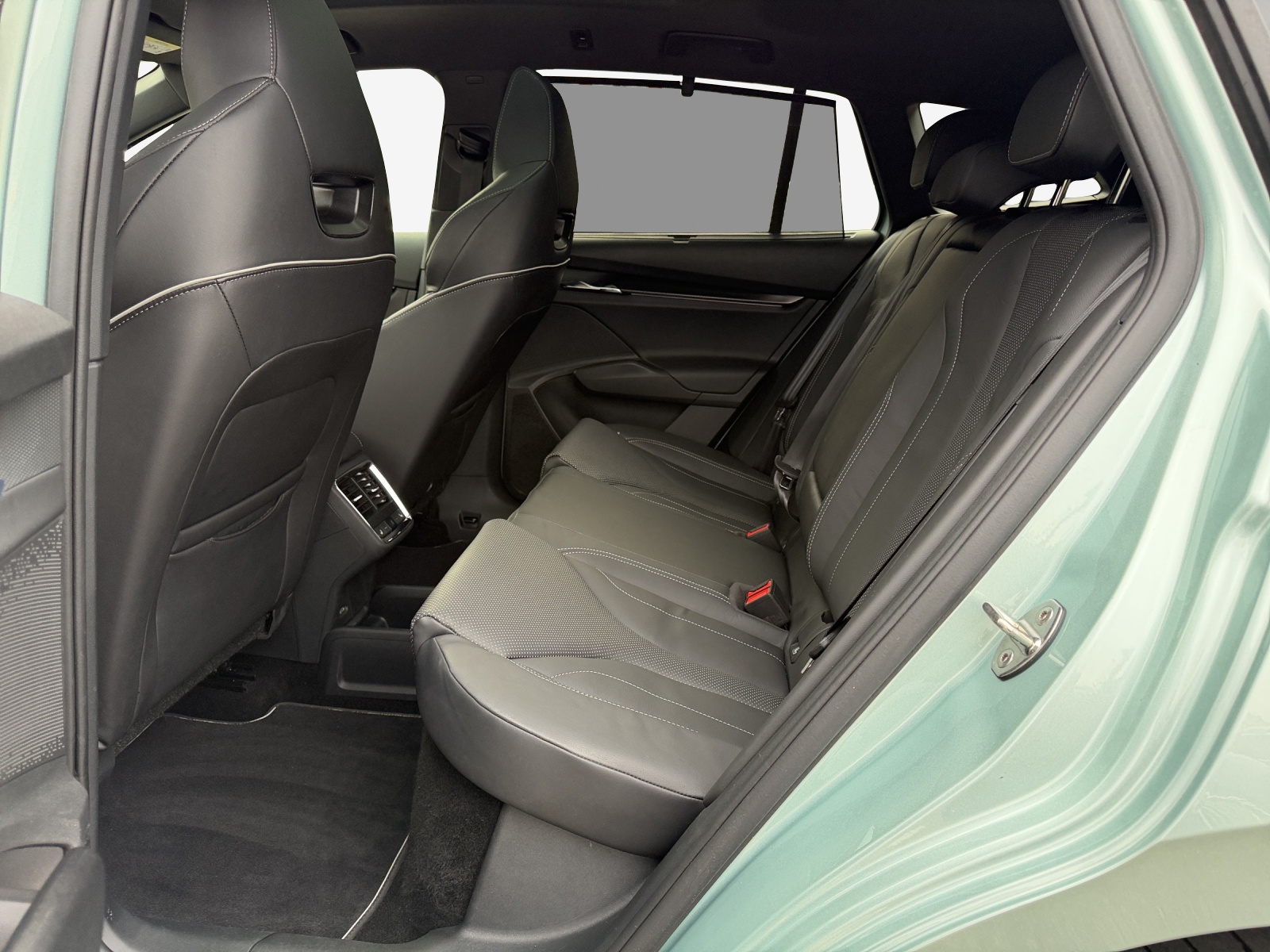 SKODA Enyaq RS 4x4-image-11