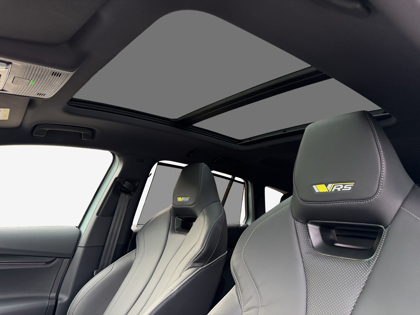 SKODA Enyaq RS 4x4-image-14