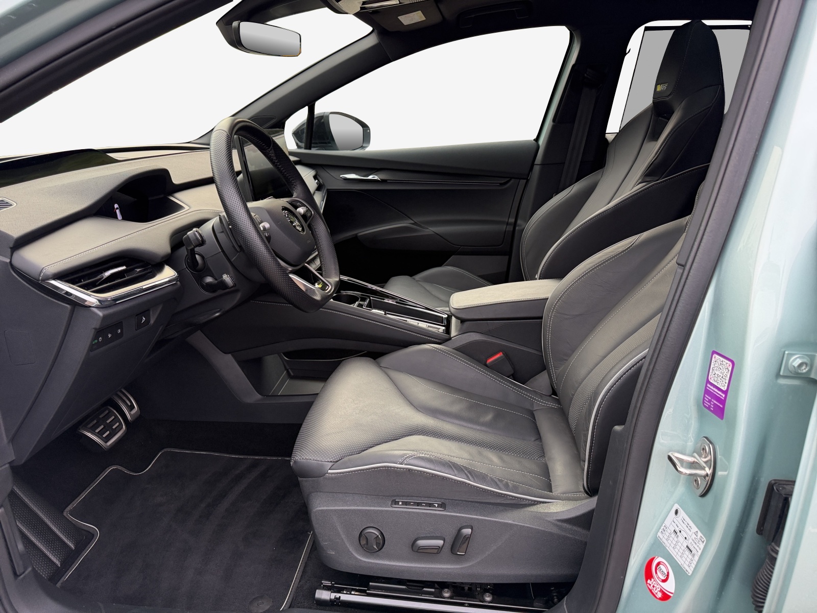 SKODA Enyaq RS 4x4-image-7