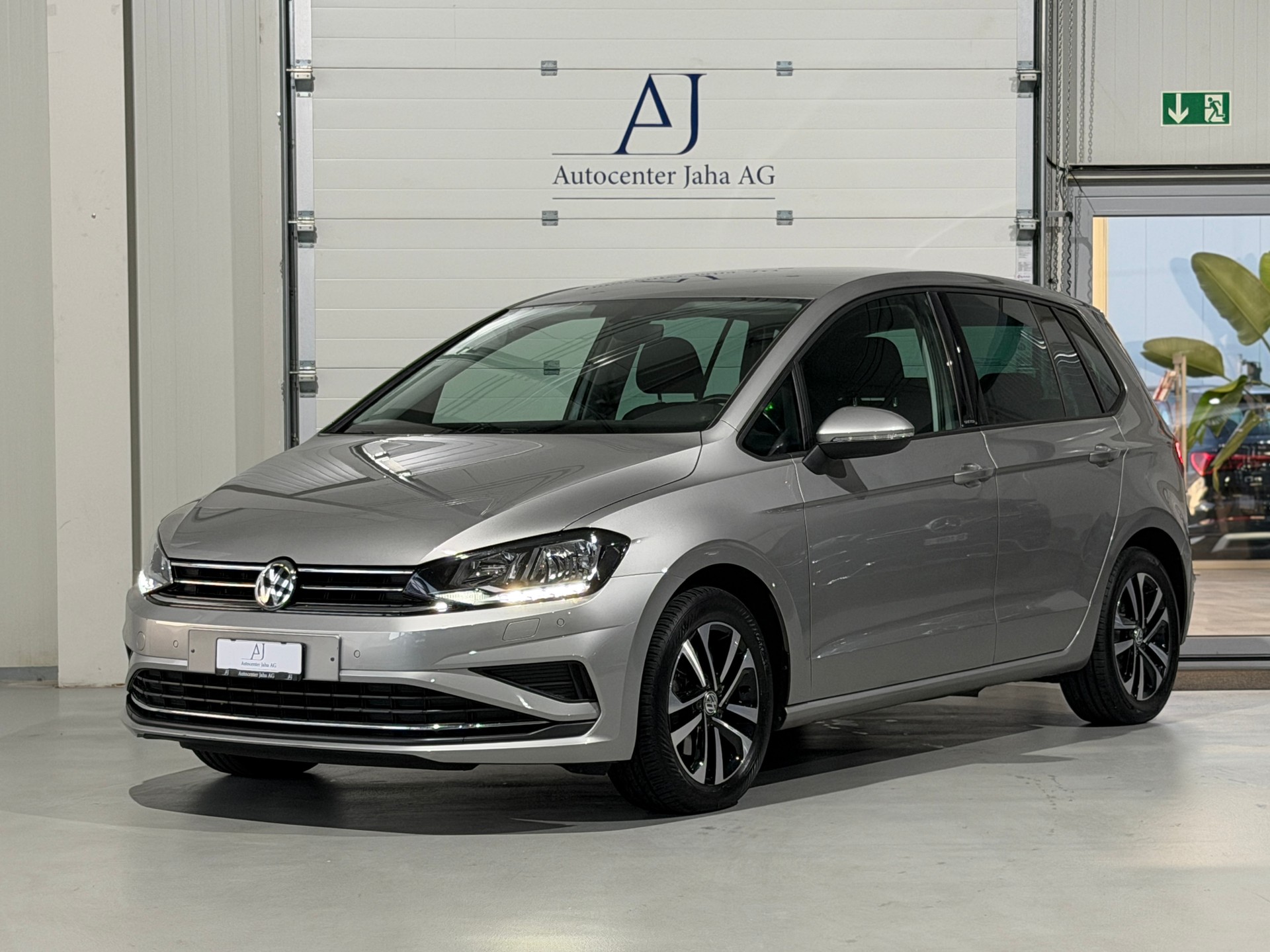 VW Golf Sportsvan 2.0 TDI United DSG inkl. Standheizung-image-2
