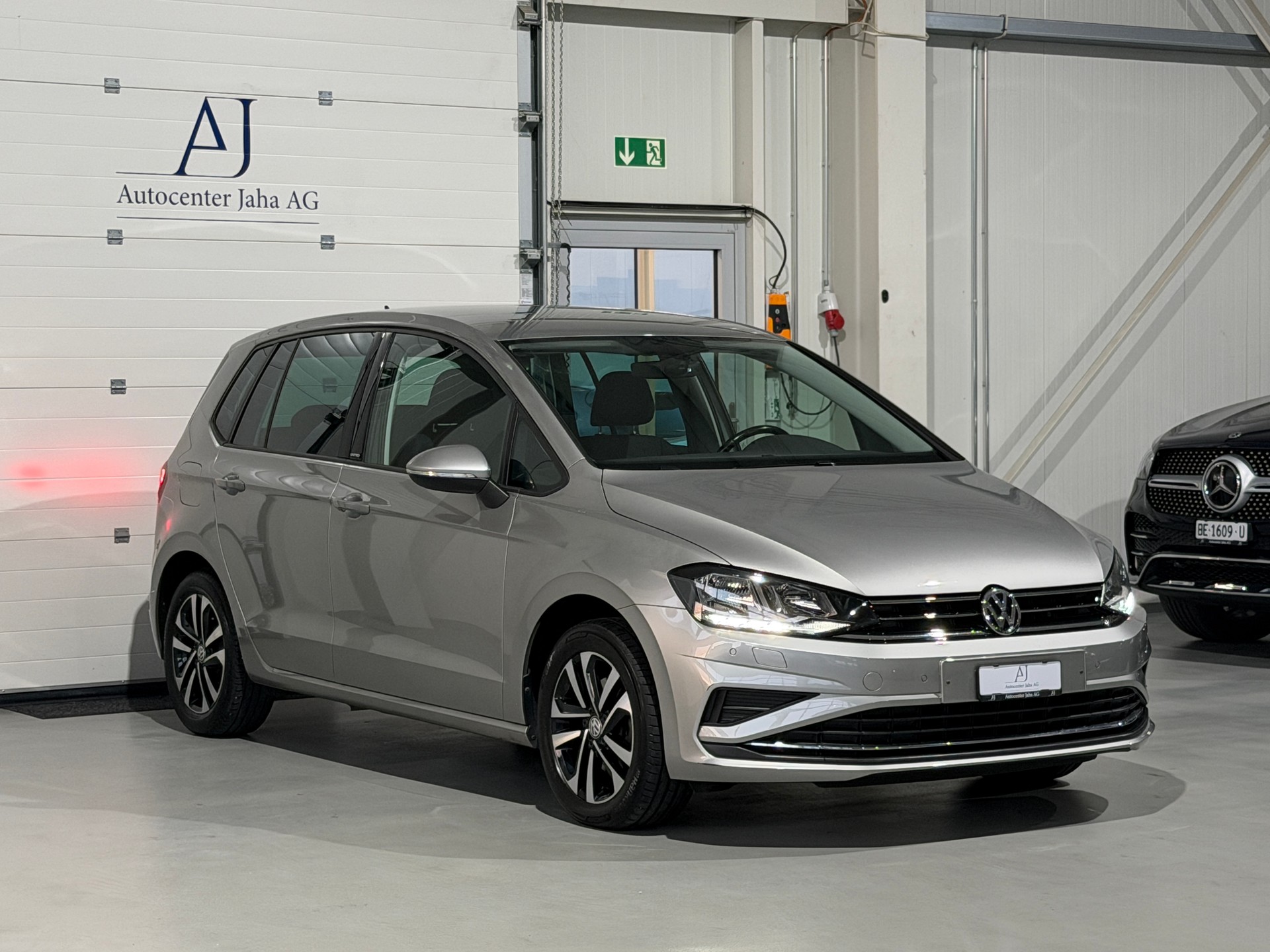 VW Golf Sportsvan 2.0 TDI United DSG inkl. Standheizung-image-4