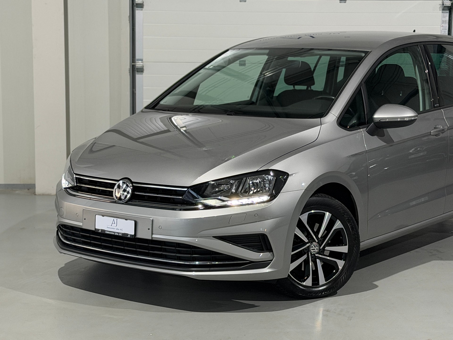 VW Golf Sportsvan 2.0 TDI United DSG inkl. Standheizung-image-1