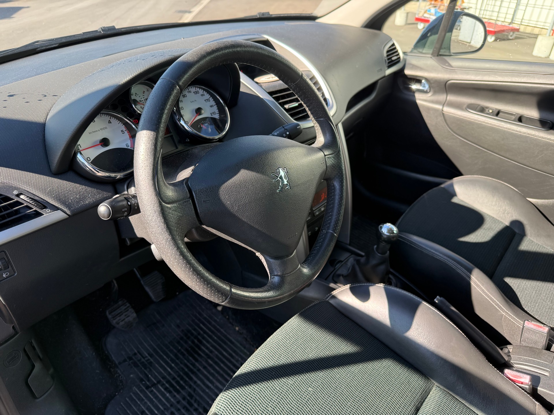 PEUGEOT 207 SW 1.6 HDI Outdoor-image-10