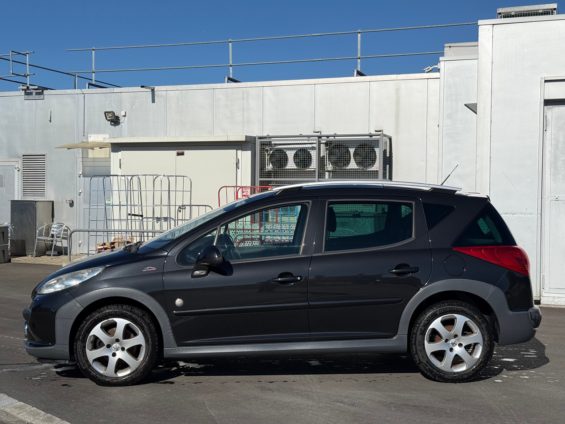 PEUGEOT 207 SW 1.6 HDI Outdoor-image-3