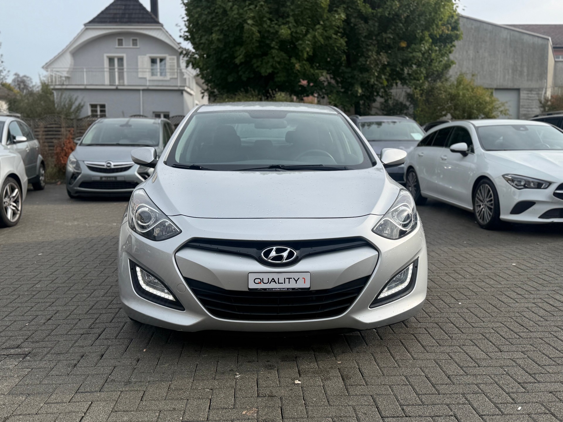 HYUNDAI i30 1.6 CRDi Premium-image-3