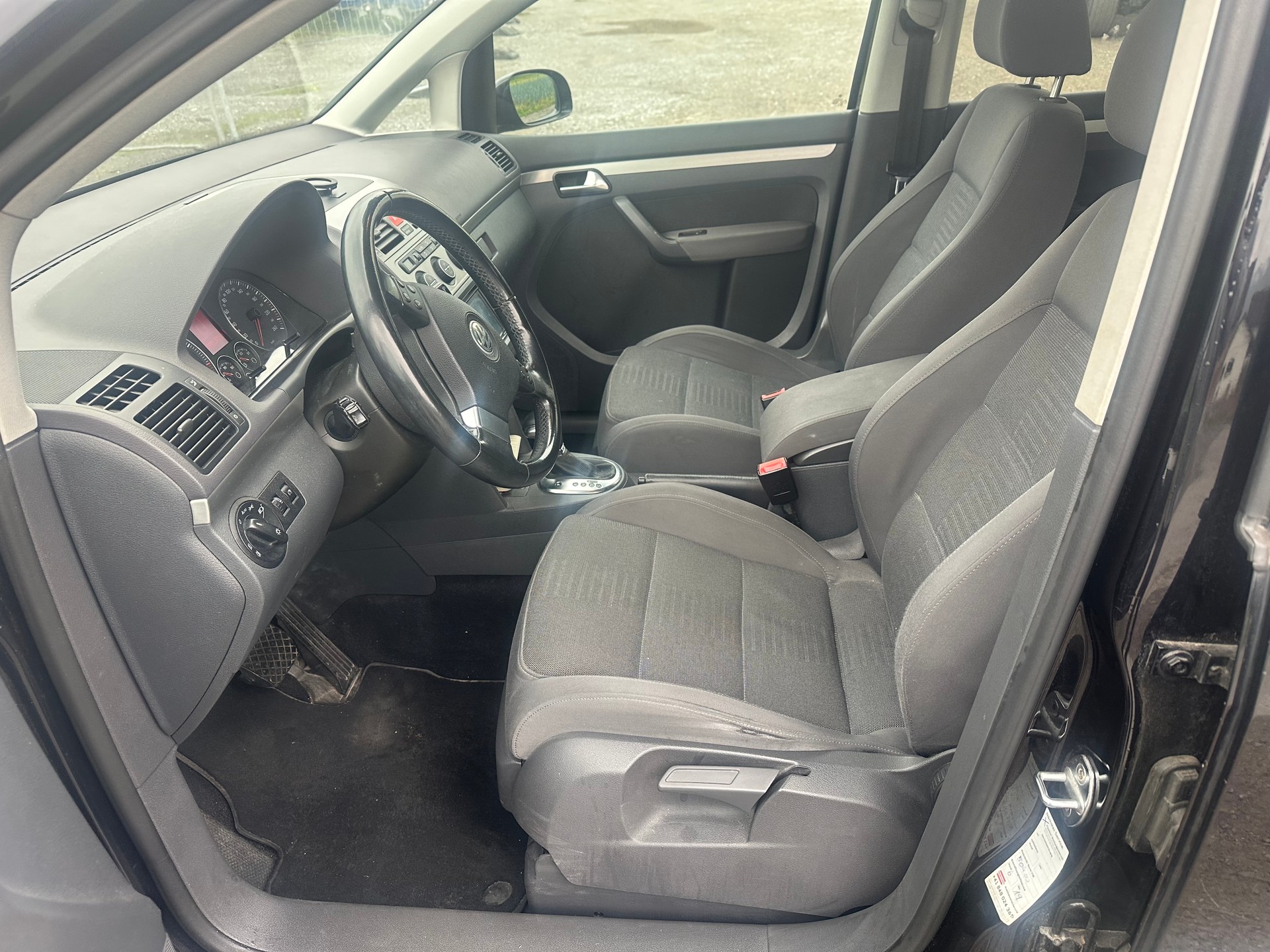 VW Touran 1.4 TSI Highline DSG-image-9