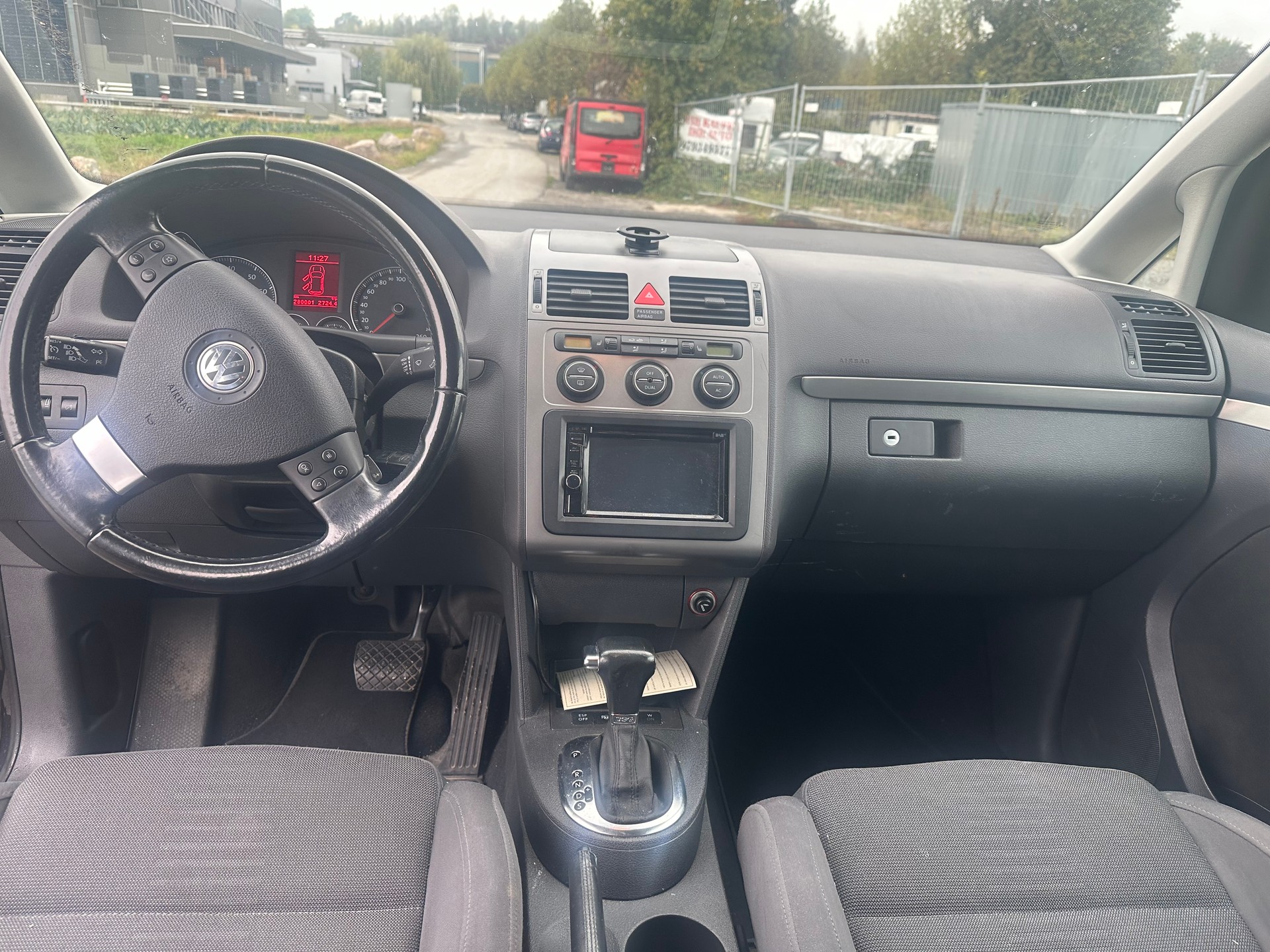 VW Touran 1.4 TSI Highline DSG-image-12