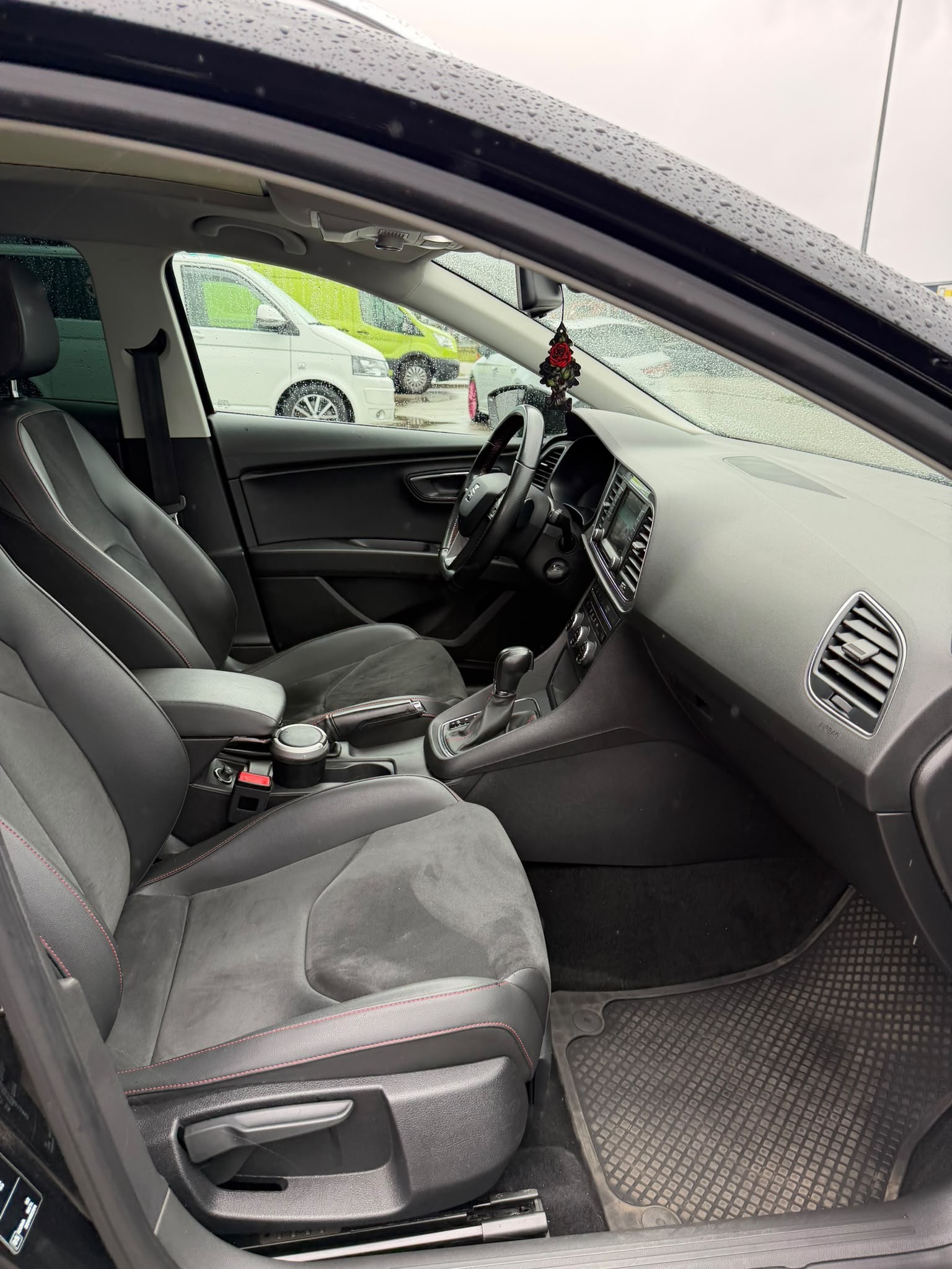 SEAT Leon 2.0 TDI FR Line DSG-image-14