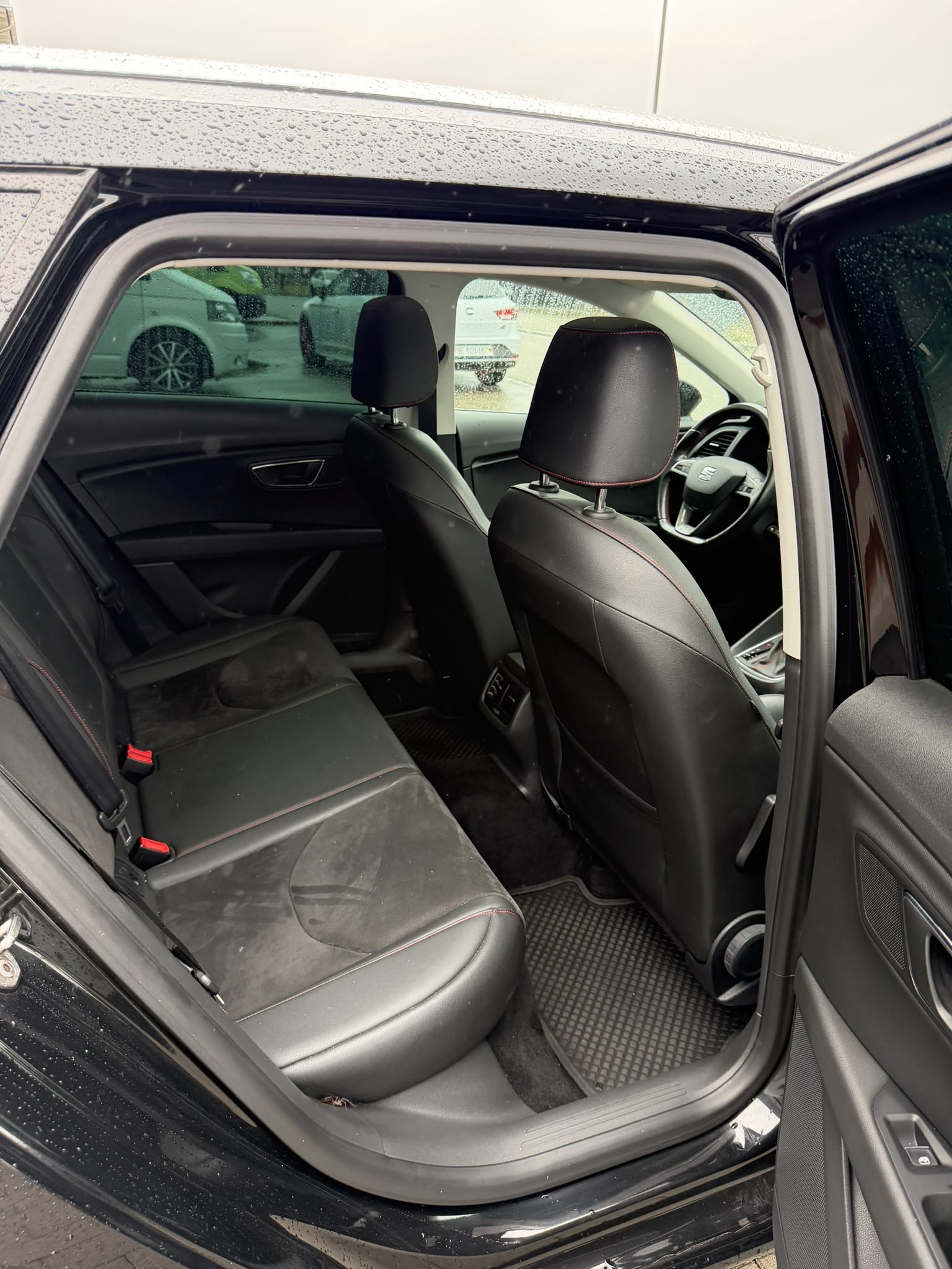 SEAT Leon 2.0 TDI FR Line DSG-image-9