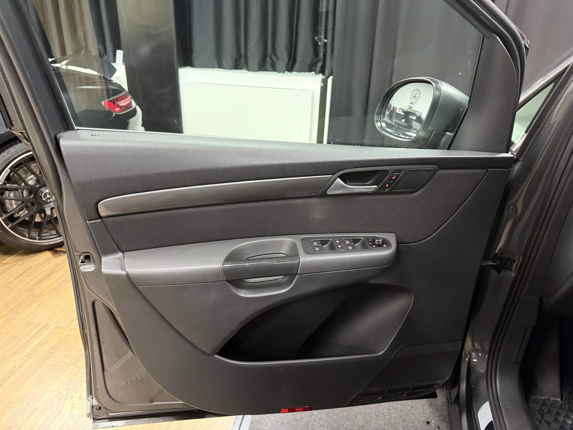 VW Sharan 2.0 TDI BMT Allstar 4Motion DSG-image-8