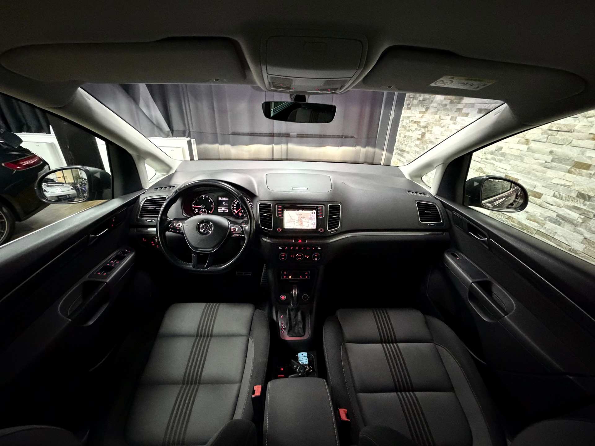VW Sharan 2.0 TDI BMT Allstar 4Motion DSG-image-19
