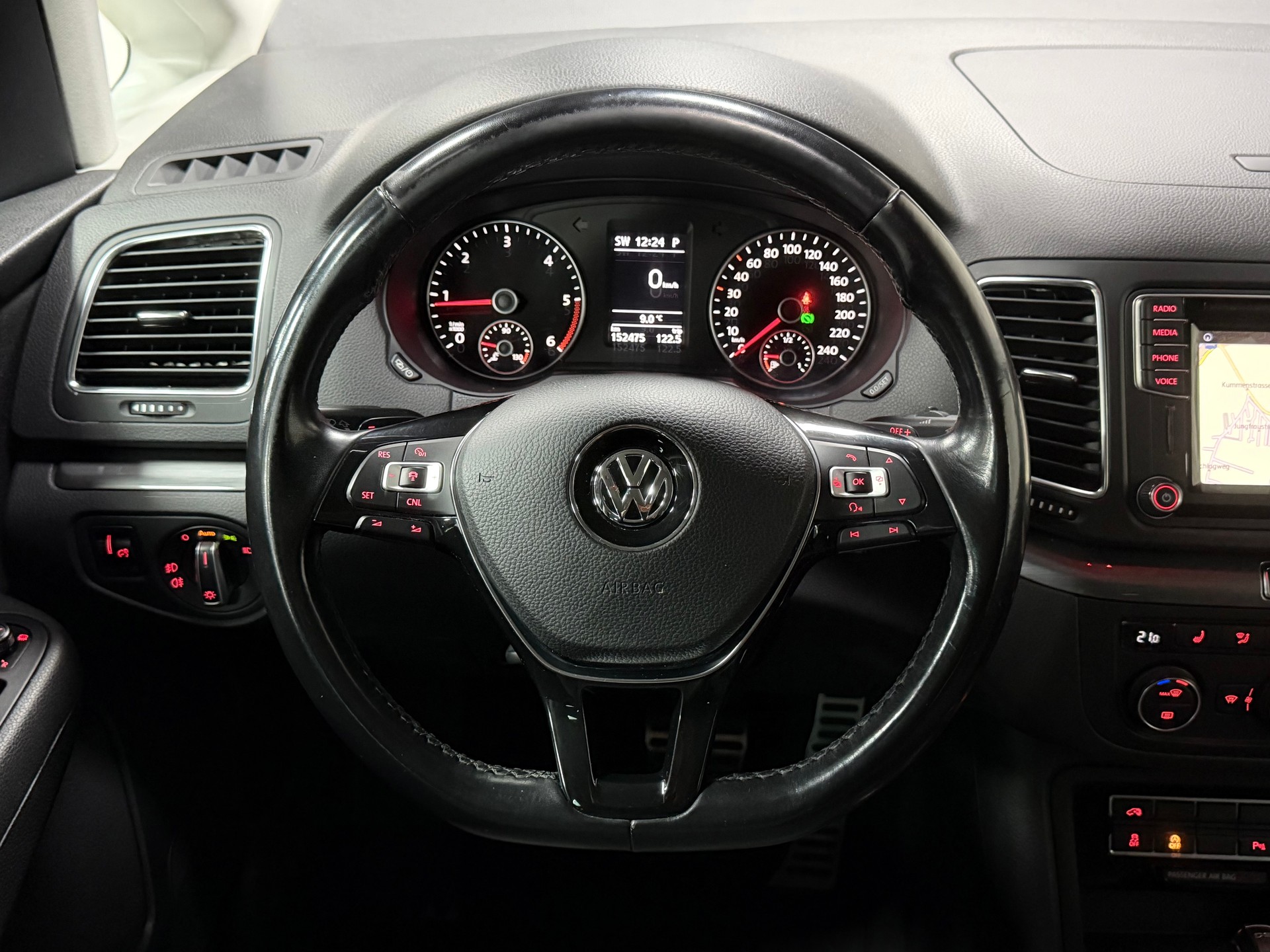 VW Sharan 2.0 TDI BMT Allstar 4Motion DSG-image-12