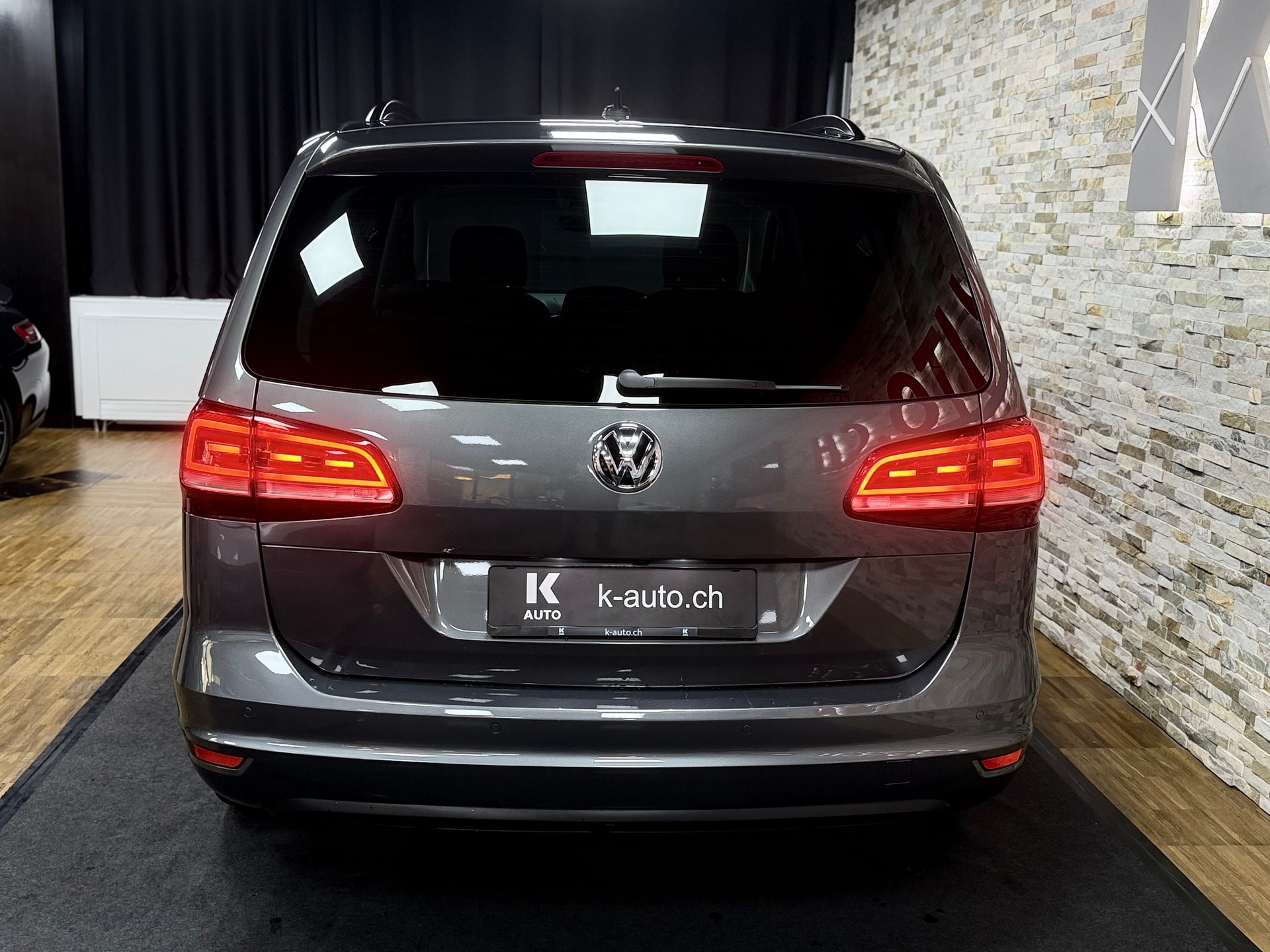 VW Sharan 2.0 TDI BMT Allstar 4Motion DSG-image-2