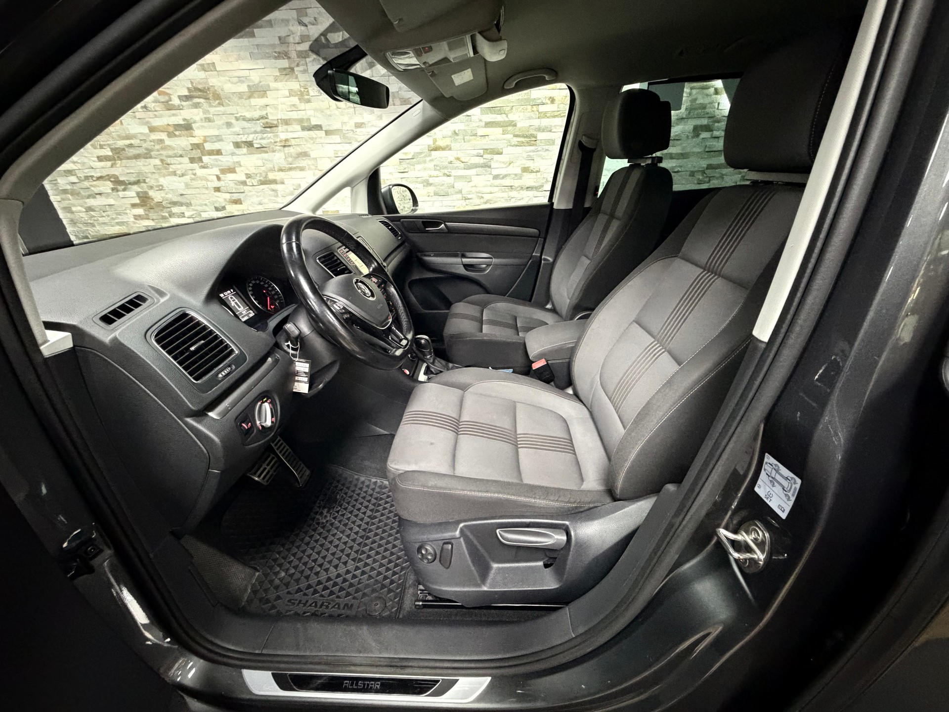 VW Sharan 2.0 TDI BMT Allstar 4Motion DSG-image-9