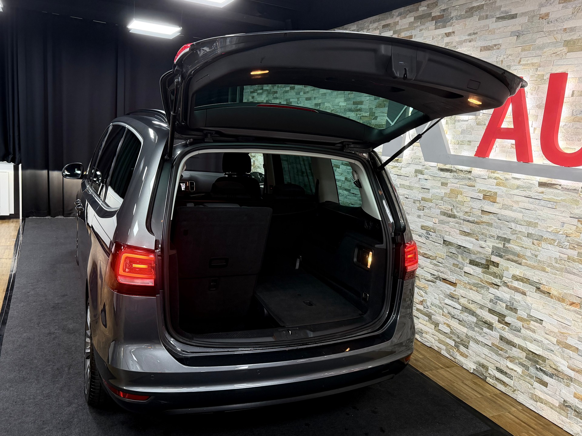 VW Sharan 2.0 TDI BMT Allstar 4Motion DSG-image-22