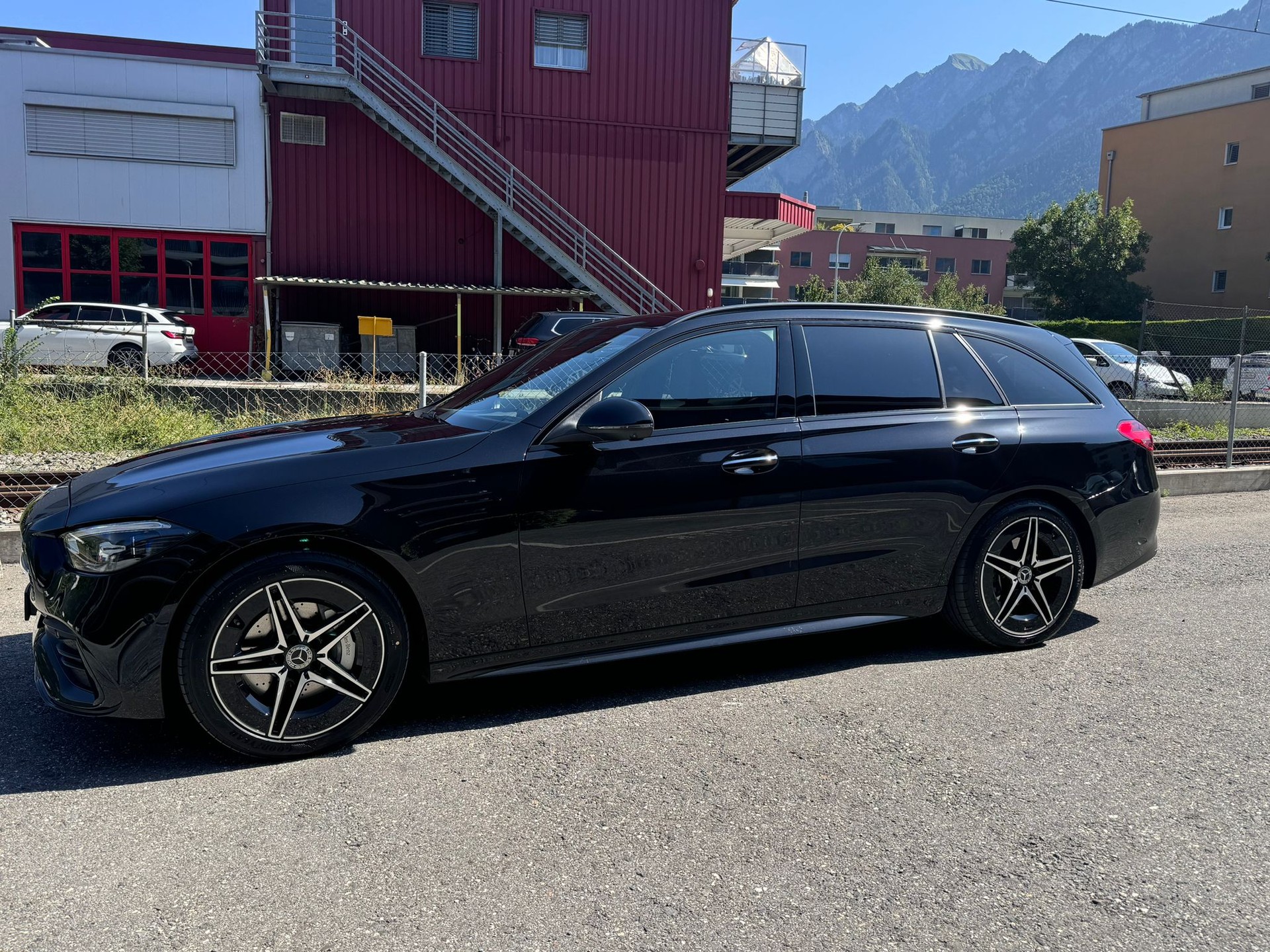 MERCEDES-BENZ C 220 d T 4Matic AMG Line-image-1