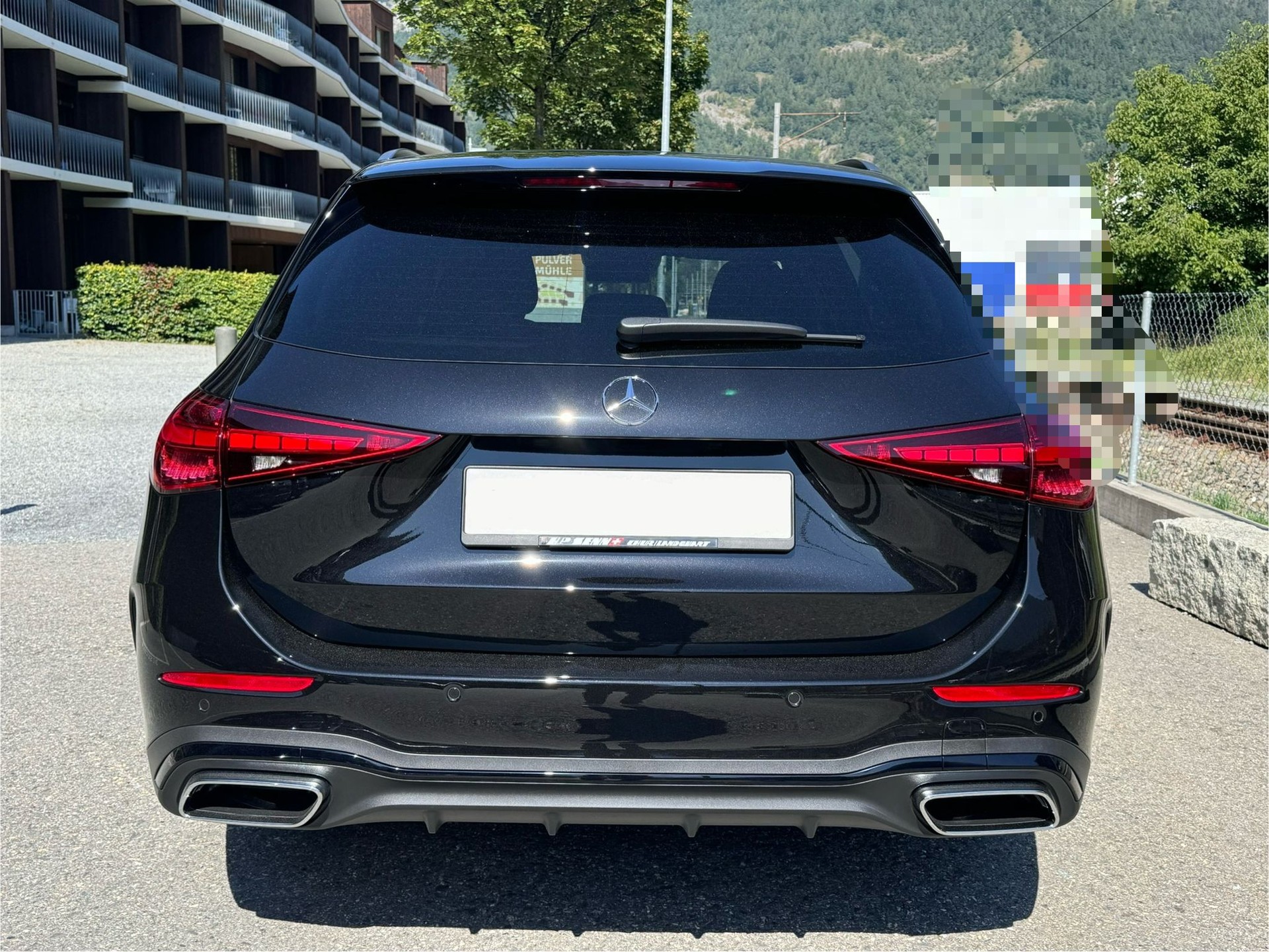 MERCEDES-BENZ C 220 d T 4Matic AMG Line-image-3