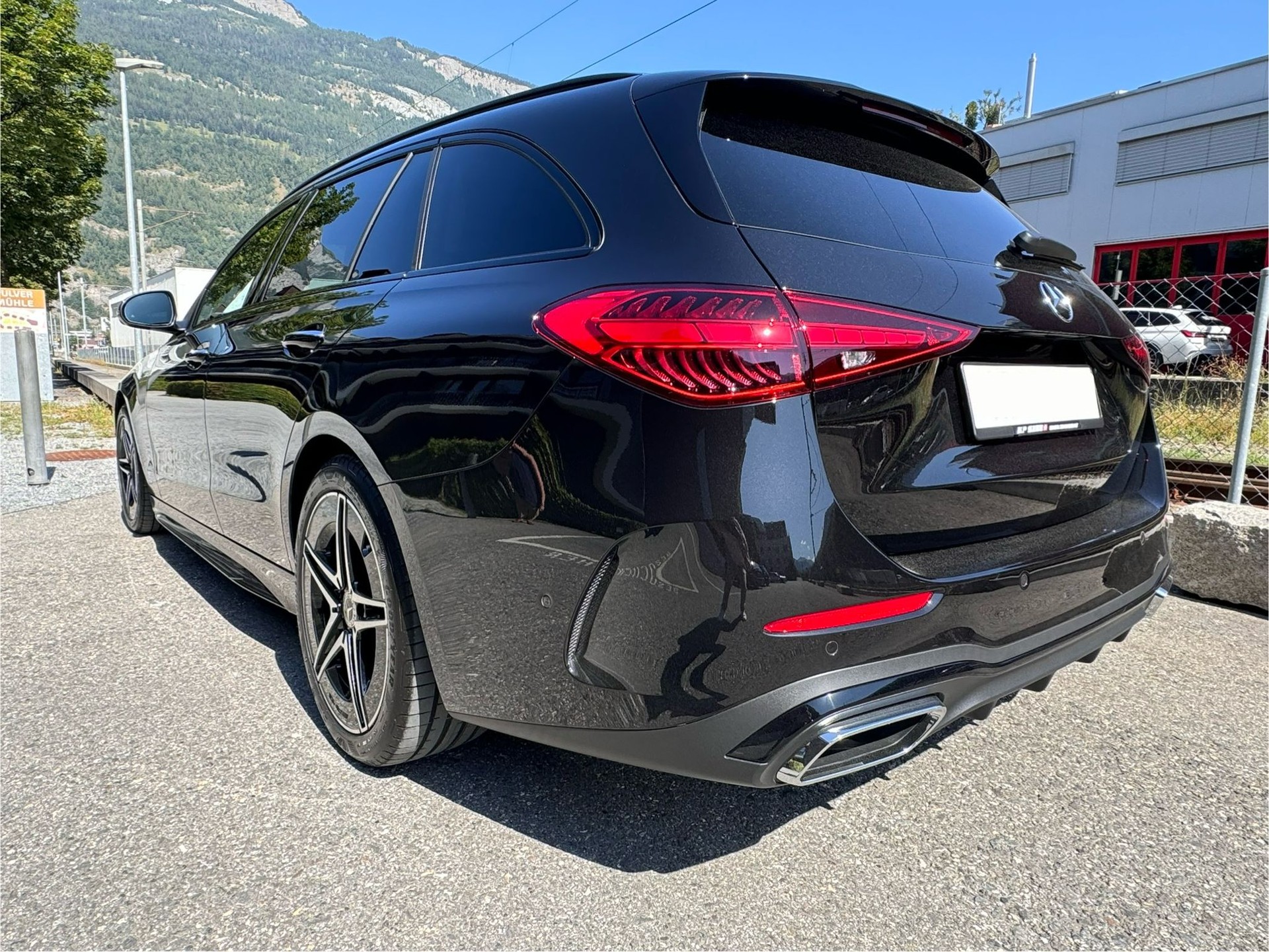 MERCEDES-BENZ C 220 d T 4Matic AMG Line-image-2