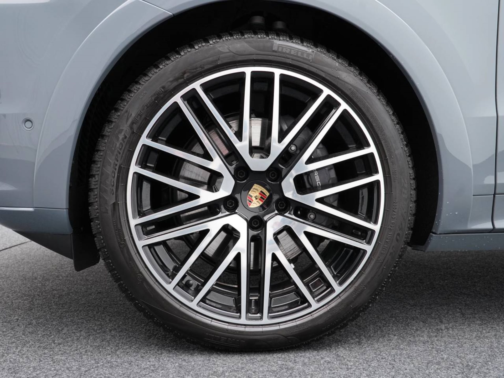 PORSCHE Cayenne E-Hybrid Coupé-image-10